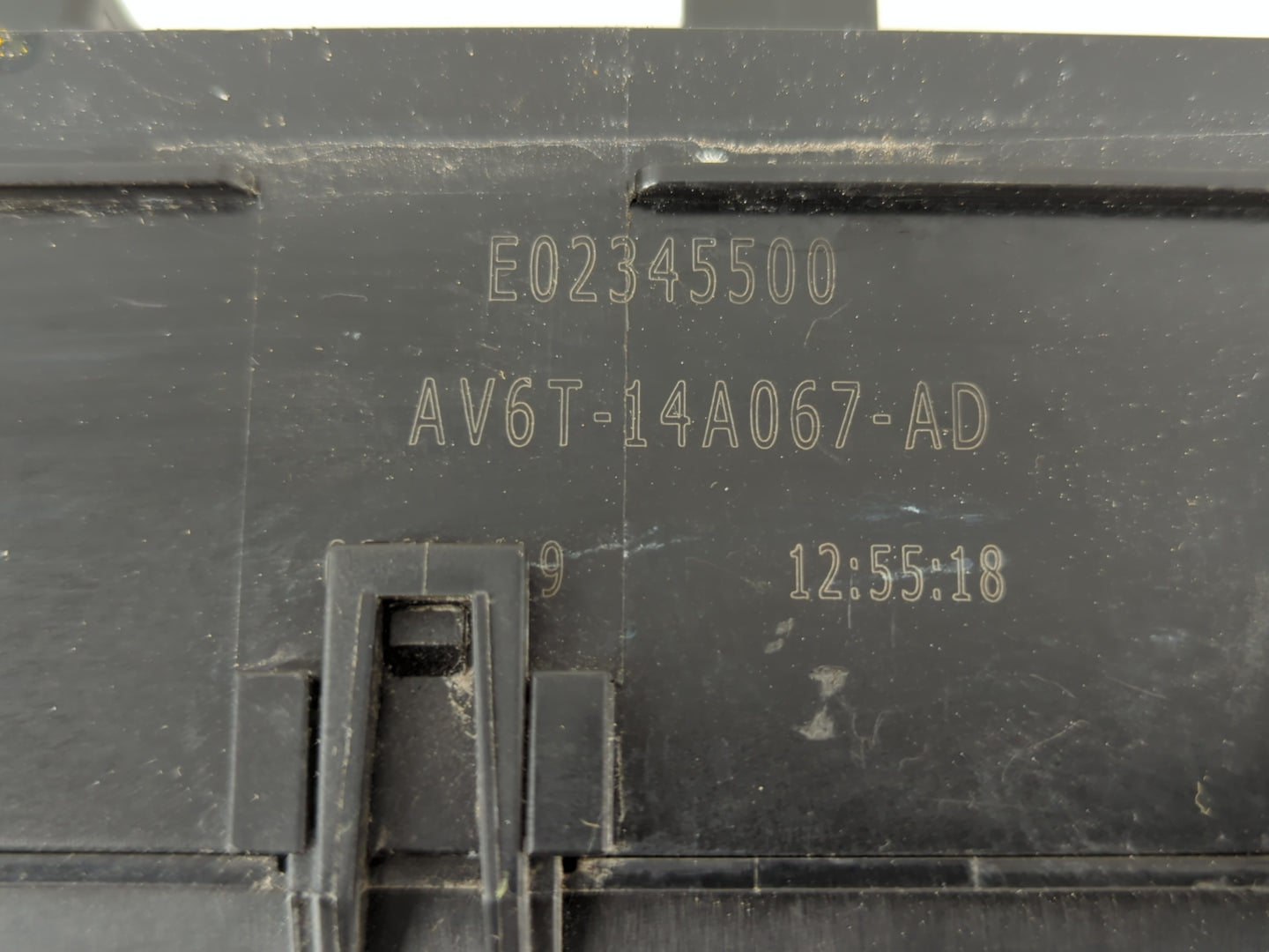 2019 Ford Escape Fusebox Fuse Box Panel Relay Module P/N:AV6T-14A067-AD E02345500 Fits OEM Used Auto Parts - Oemusedautopart