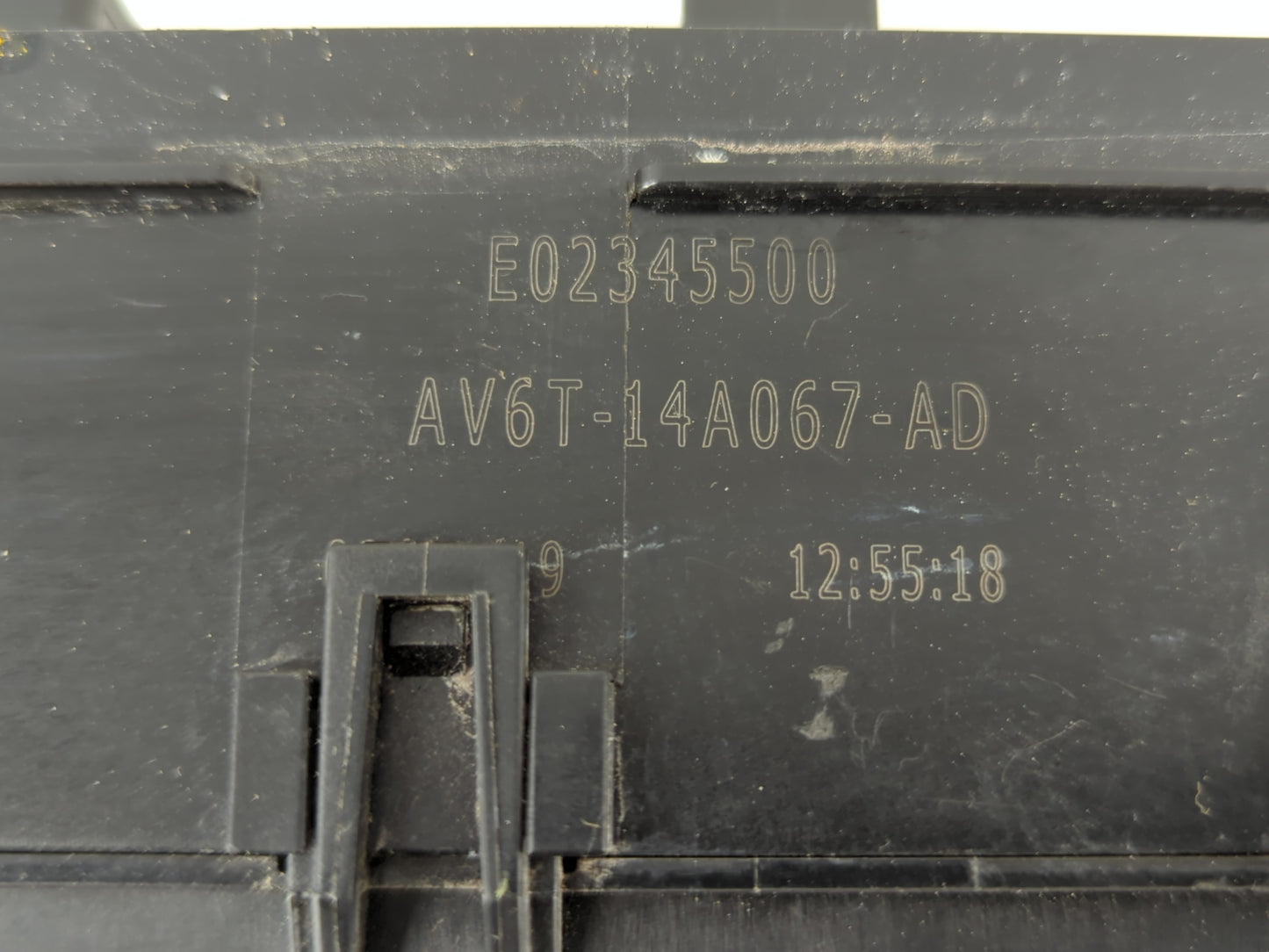 2019 Ford Escape Fusebox Fuse Box Panel Relay Module P/N:AV6T-14A067-AD E02345500 Fits OEM Used Auto Parts - Oemusedautopart