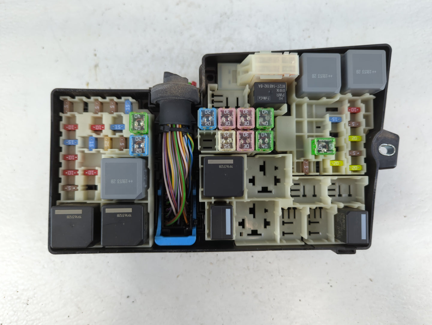 2019 Ford Escape Fusebox Fuse Box Panel Relay Module P/N:AV6T-14A067-AD E02345500 Fits OEM Used Auto Parts - Oemusedautopart