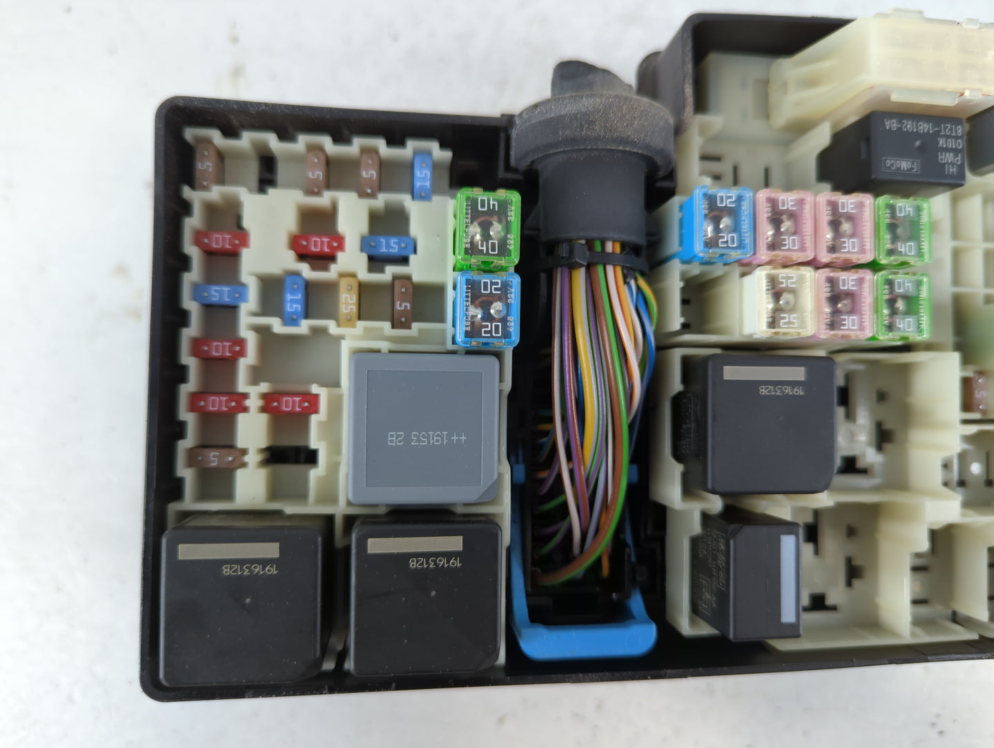 2019 Ford Escape Fusebox Fuse Box Panel Relay Module P/N:AV6T-14A067-AD E02345500 Fits OEM Used Auto Parts - Oemusedautopart