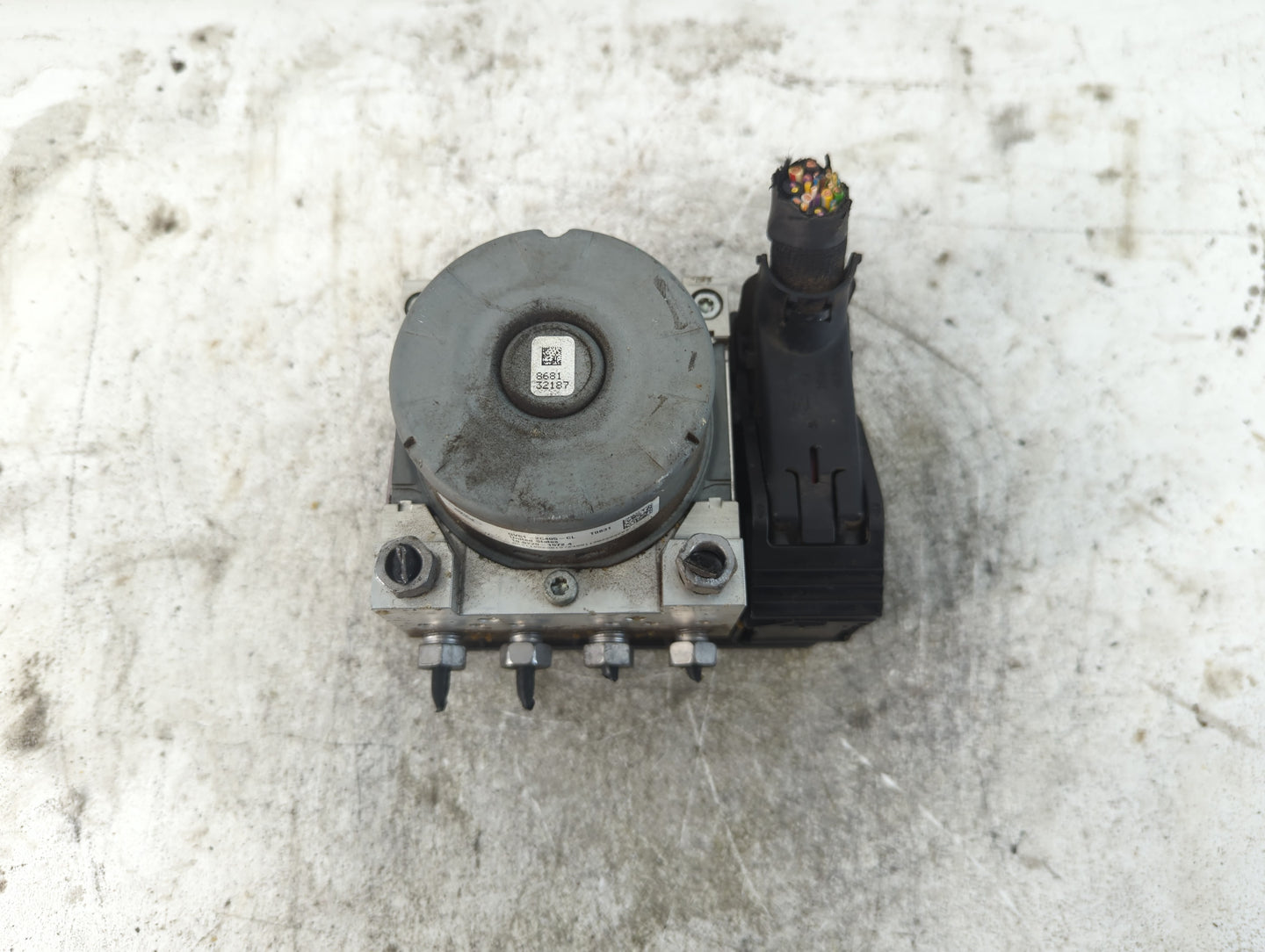 2017-2019 Ford Escape ABS Pump Control Module Replacement P/N:GV61-2C405-CL Fits Fits 2017 2018 2019 OEM Used Auto Parts - O