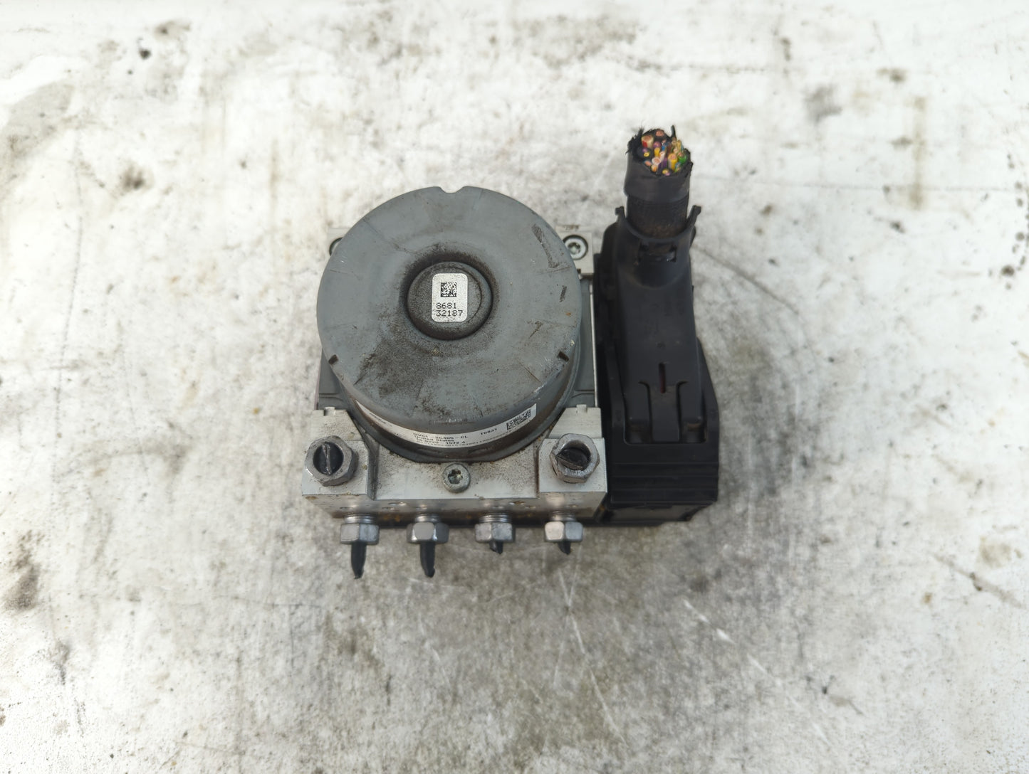 2017-2019 Ford Escape ABS Pump Control Module Replacement P/N:GV61-2C405-CL Fits Fits 2017 2018 2019 OEM Used Auto Parts - O