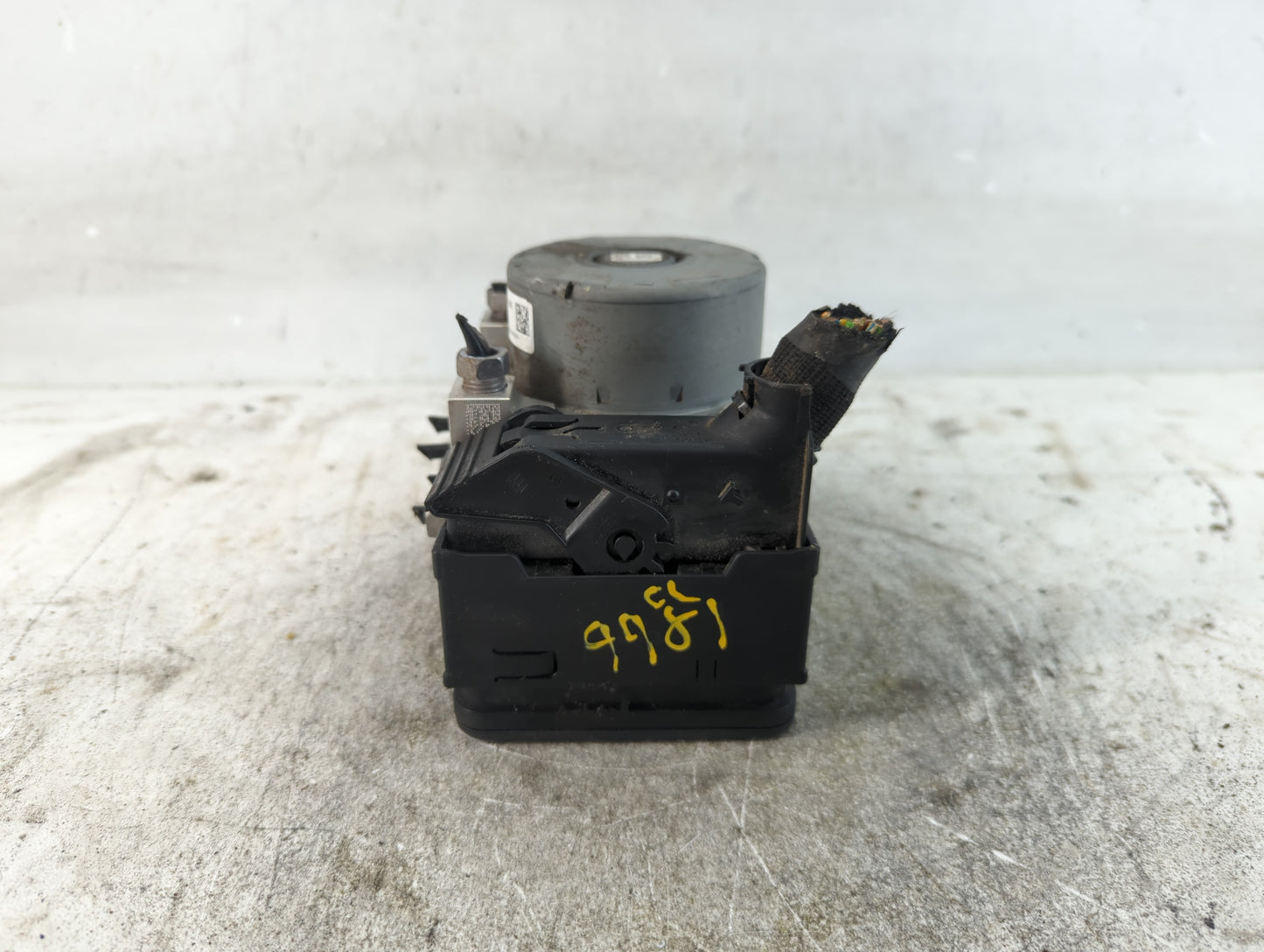 2017-2019 Ford Escape ABS Pump Control Module Replacement P/N:GV61-2C405-CL Fits Fits 2017 2018 2019 OEM Used Auto Parts - O