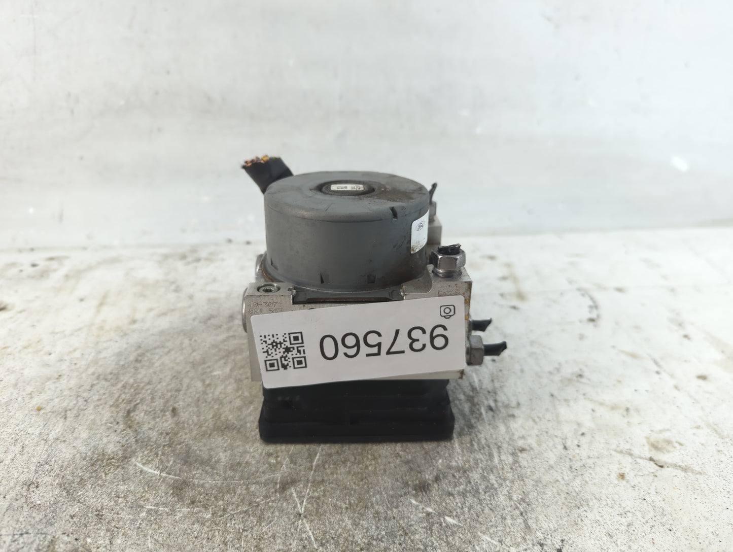 2017-2019 Ford Escape ABS Pump Control Module Replacement P/N:GV61-2C405-CL Fits Fits 2017 2018 2019 OEM Used Auto Parts - O