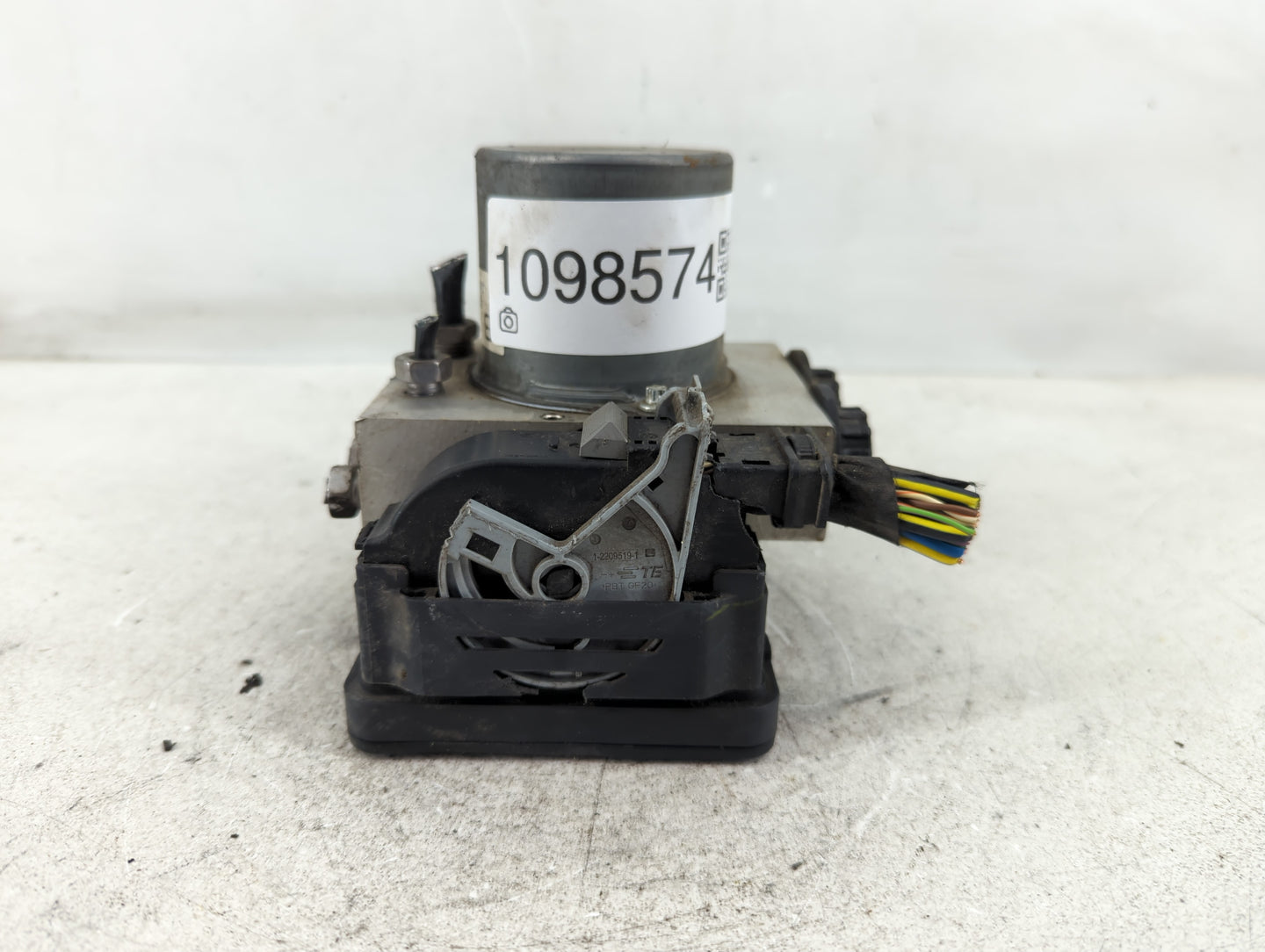 2018-2021 Ford Expedition ABS Pump Control Module Replacement P/N:JL14-2B373-BG Fits Fits 2018 2019 2020 2021 OEM Used Auto 