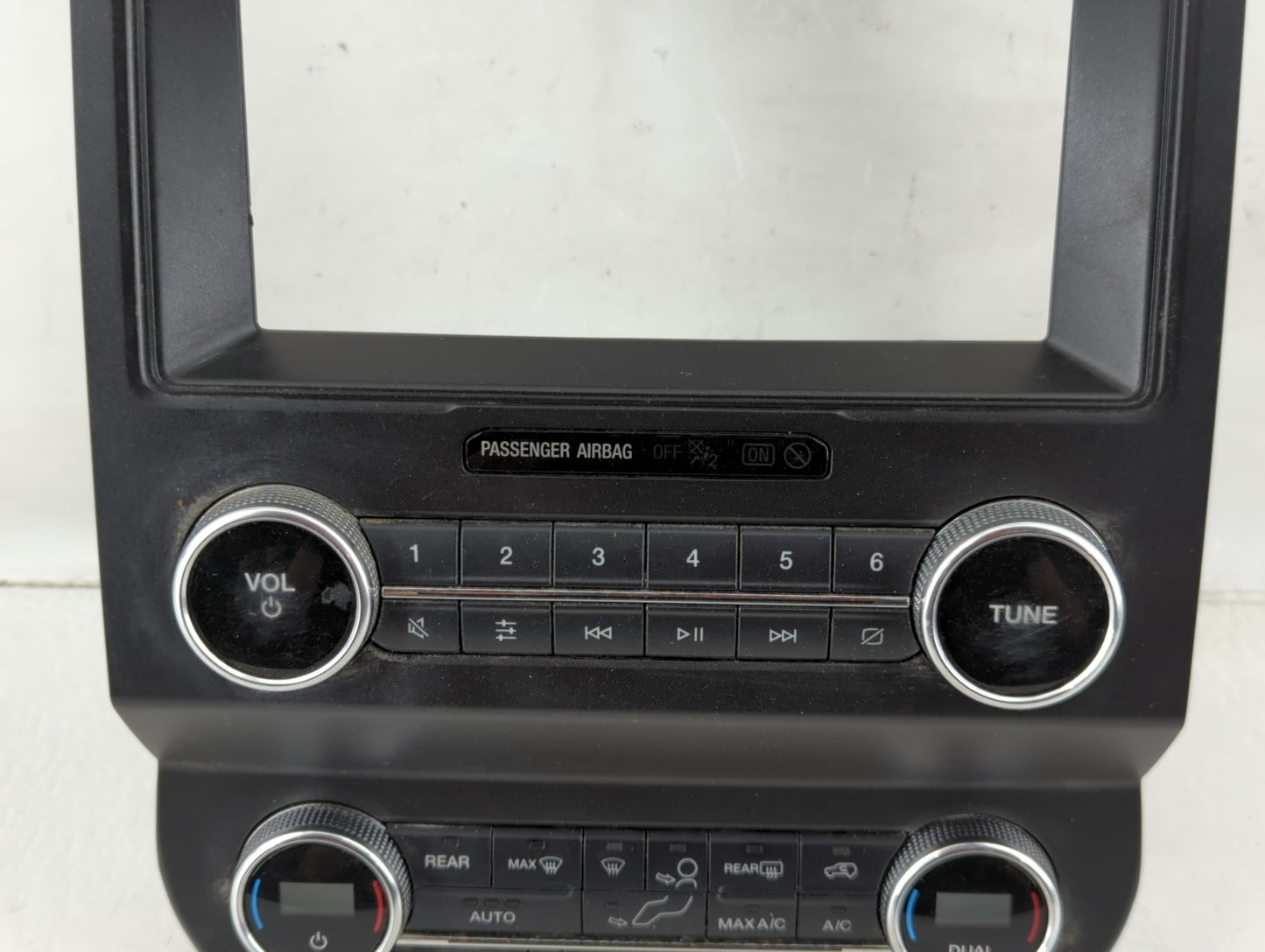 2019-2019 Ford Expedition Radio Control Panel - Oemusedautoparts1.com