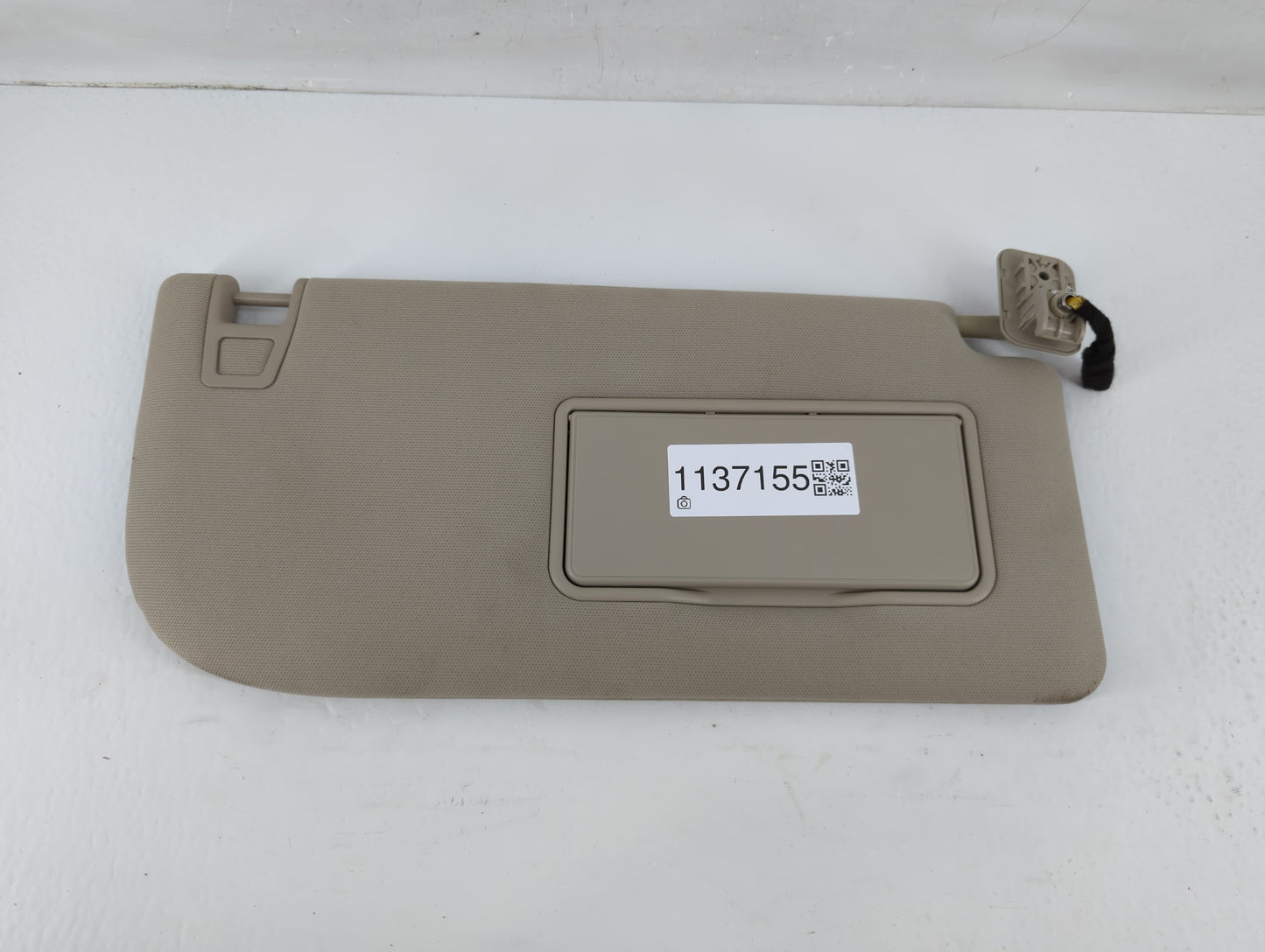 2018-2021 Ford Expedition Sun Visor Shade Replacement Passenger Right Mirror Fits Fits 2018 2019 2020 2021 OEM Used Auto Par