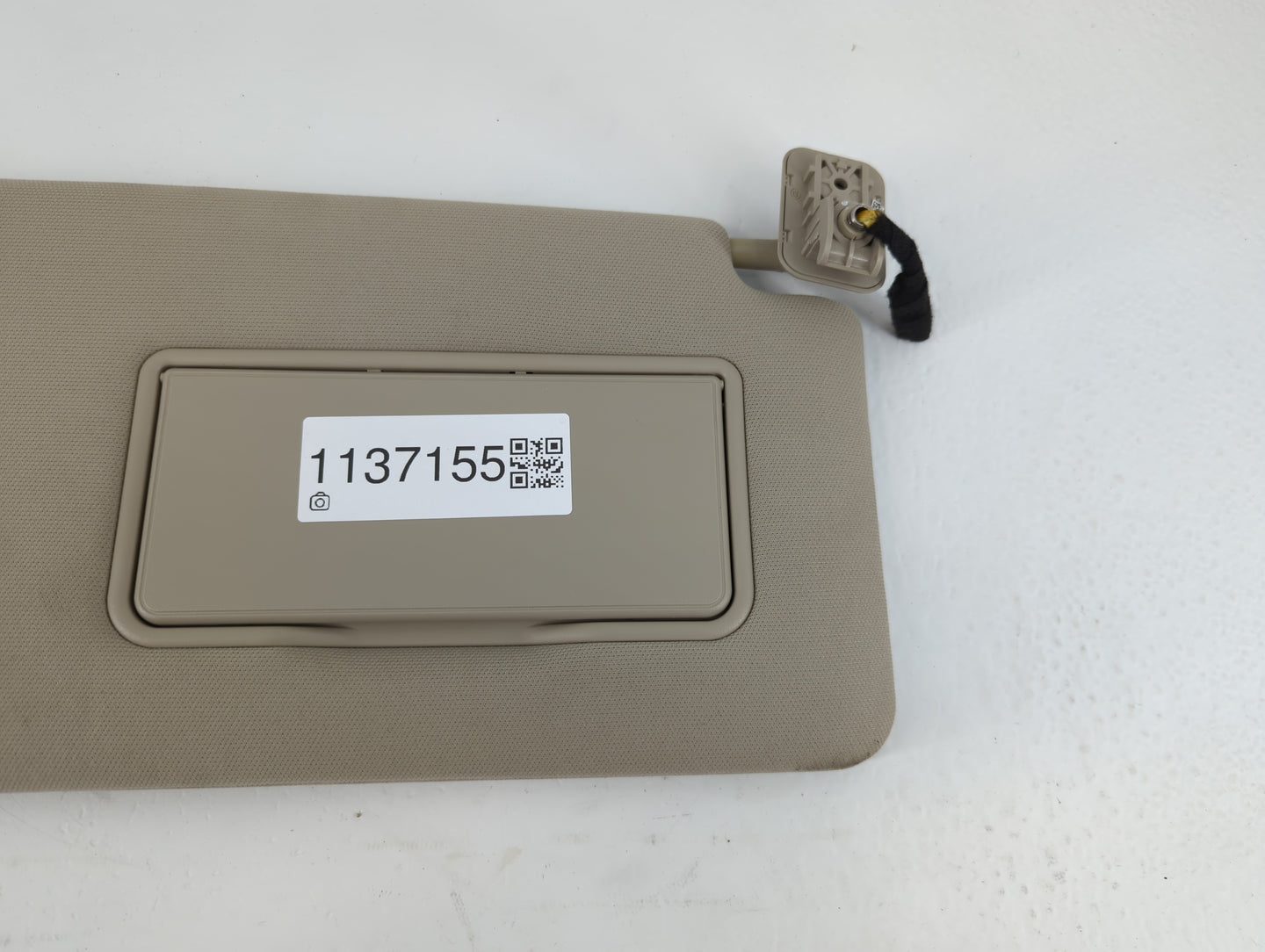 2018-2021 Ford Expedition Sun Visor Shade Replacement Passenger Right Mirror Fits Fits 2018 2019 2020 2021 OEM Used Auto Par