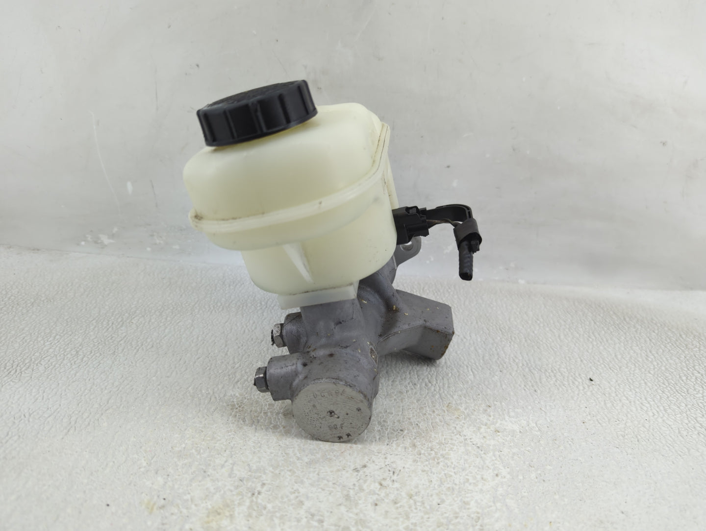2018-2021 Ford Expedition Brake Master Cylinder - Oemusedautoparts1.com