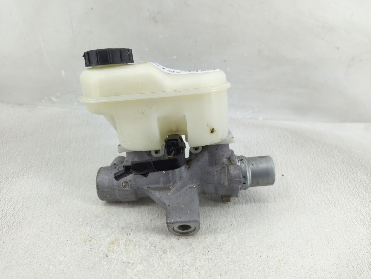 2018-2021 Ford Expedition Brake Master Cylinder - Oemusedautoparts1.com