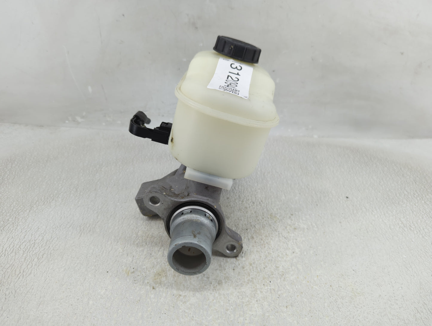 2018-2021 Ford Expedition Brake Master Cylinder - Oemusedautoparts1.com