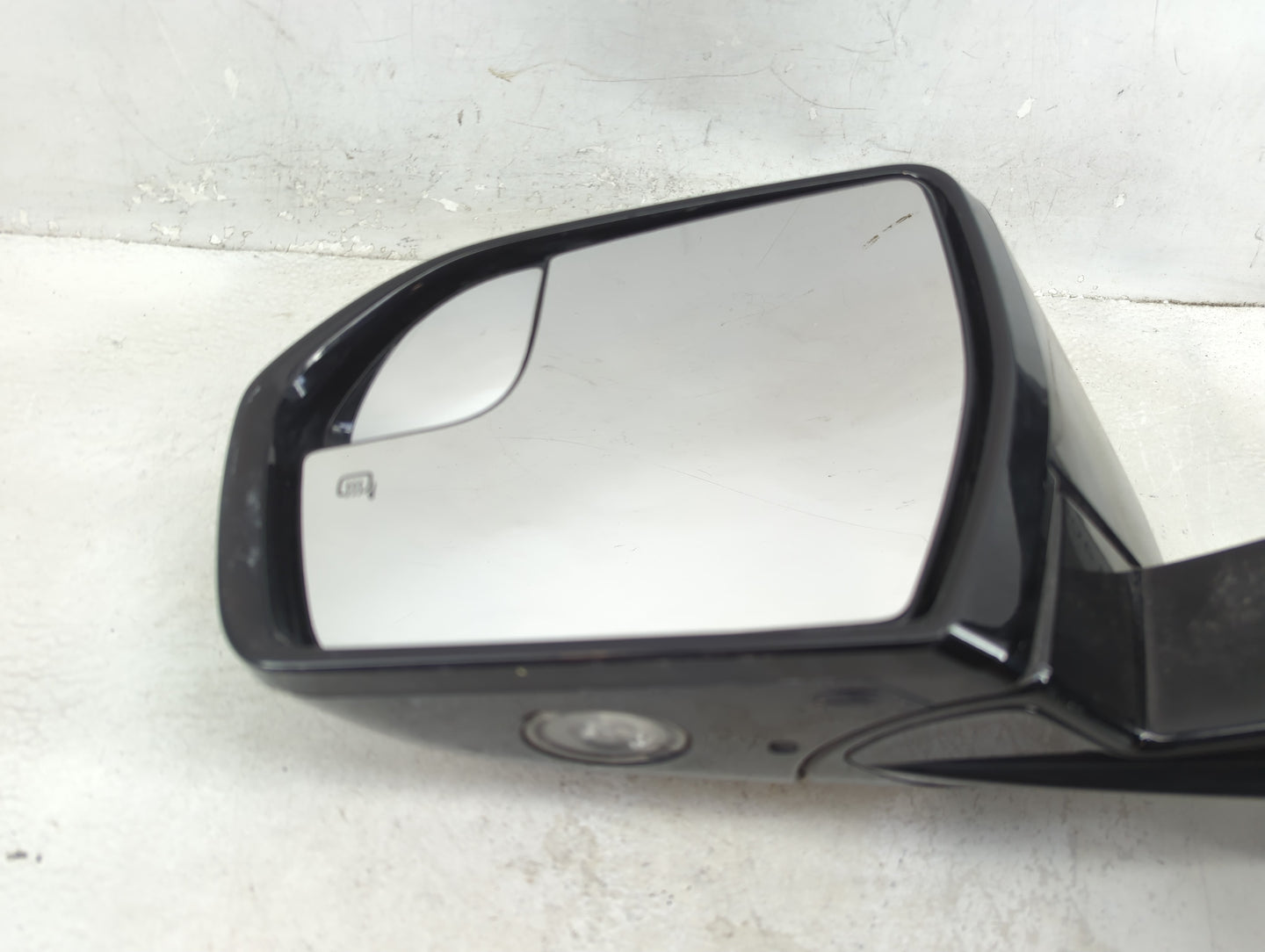 2019-2020 Ford Expedition Driver Side View Mirror - Left Door Mirror OEM Used - Oemusedautoparts1.com