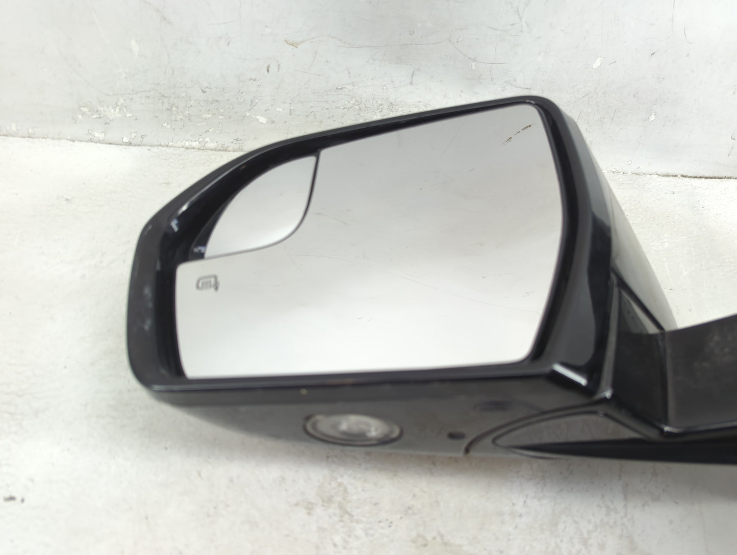 2019-2020 Ford Expedition Driver Side View Mirror - Left Door Mirror OEM Used - Oemusedautoparts1.com