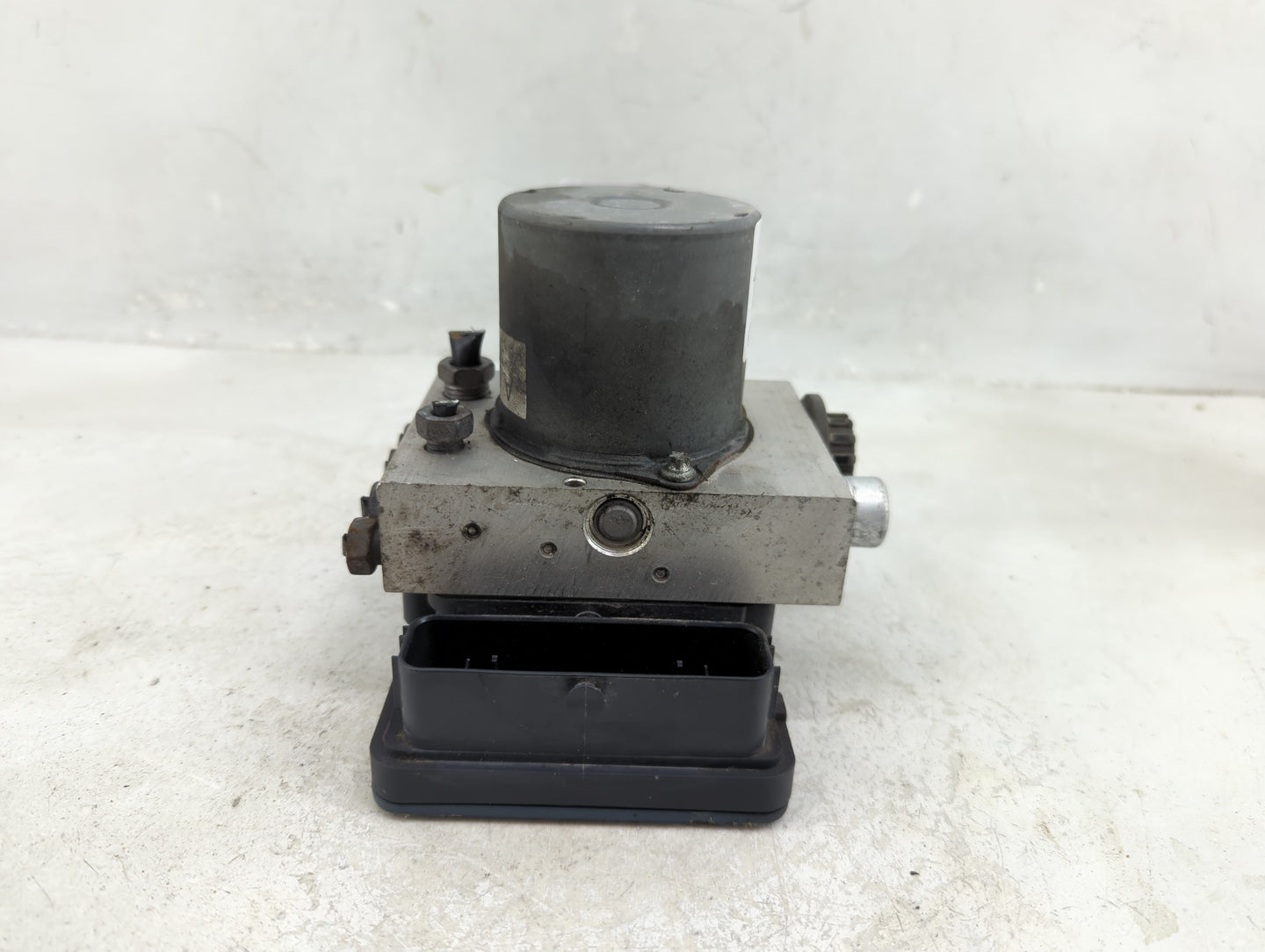 2018-2021 Ford Expedition ABS Pump Control Module Replacement P/N:JL14-2B373-AG Fits Fits 2018 2019 2020 2021 OEM Used Auto 