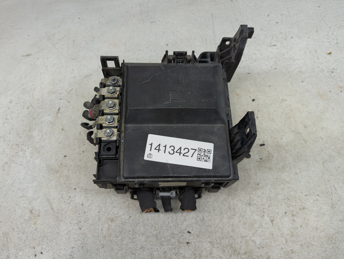 2018-2019 Ford Expedition Fusebox Fuse Box Panel Relay Module P/N:JU5T-14A003-EA Fits Fits 2018 2019 OEM Used Auto Parts - O
