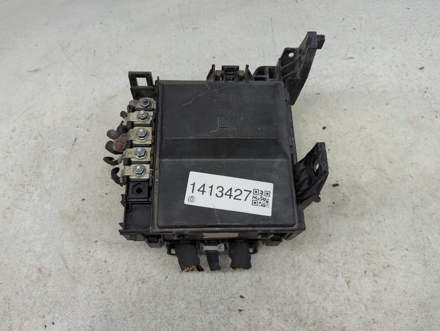 2018-2019 Ford Expedition Fusebox Fuse Box Panel Relay Module P/N:JU5T-14A003-EA Fits Fits 2018 2019 OEM Used Auto Parts - O