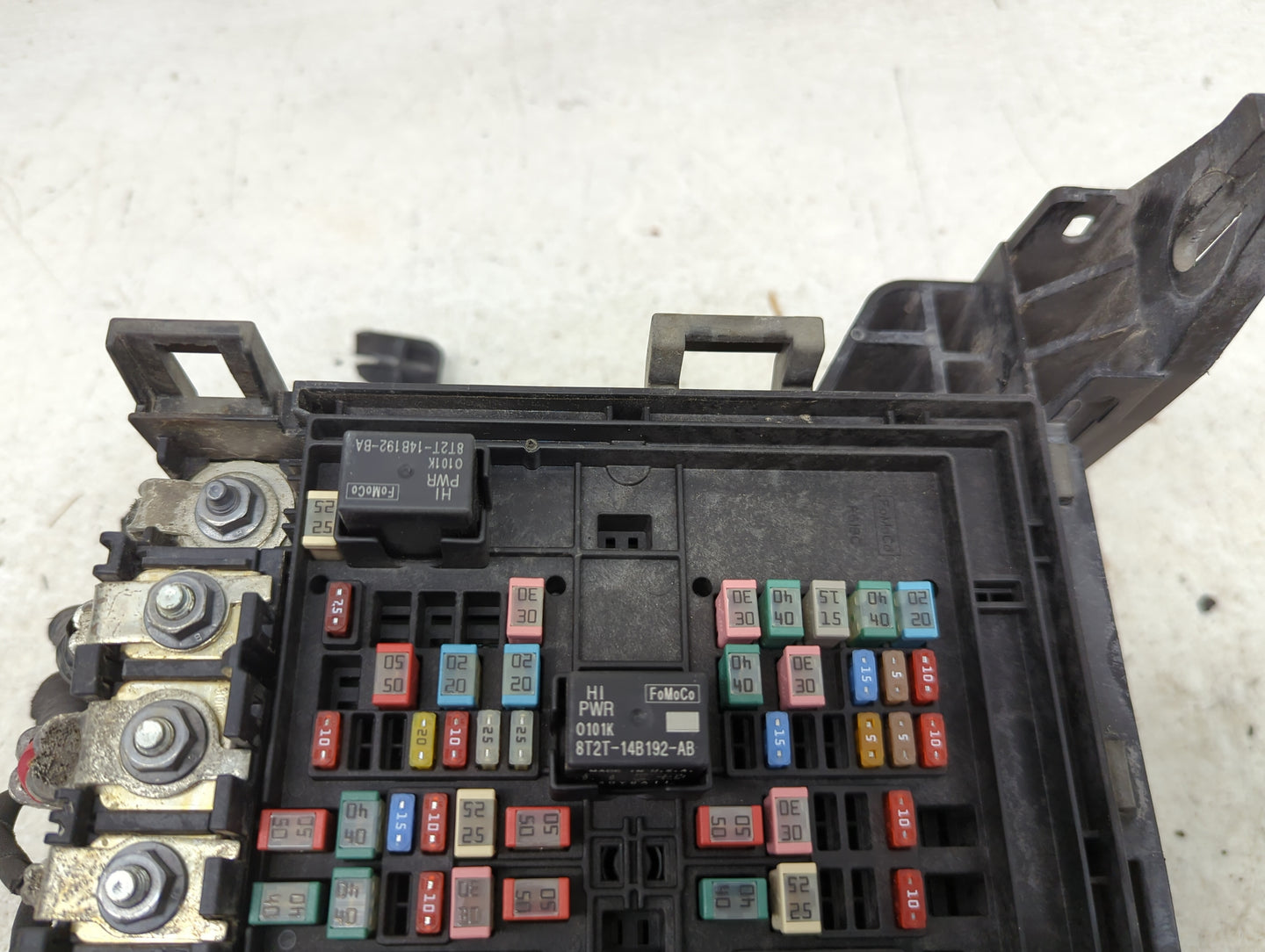 2018-2019 Ford Expedition Fusebox Fuse Box Panel Relay Module P/N:JU5T-14A003-EA Fits Fits 2018 2019 OEM Used Auto Parts - O