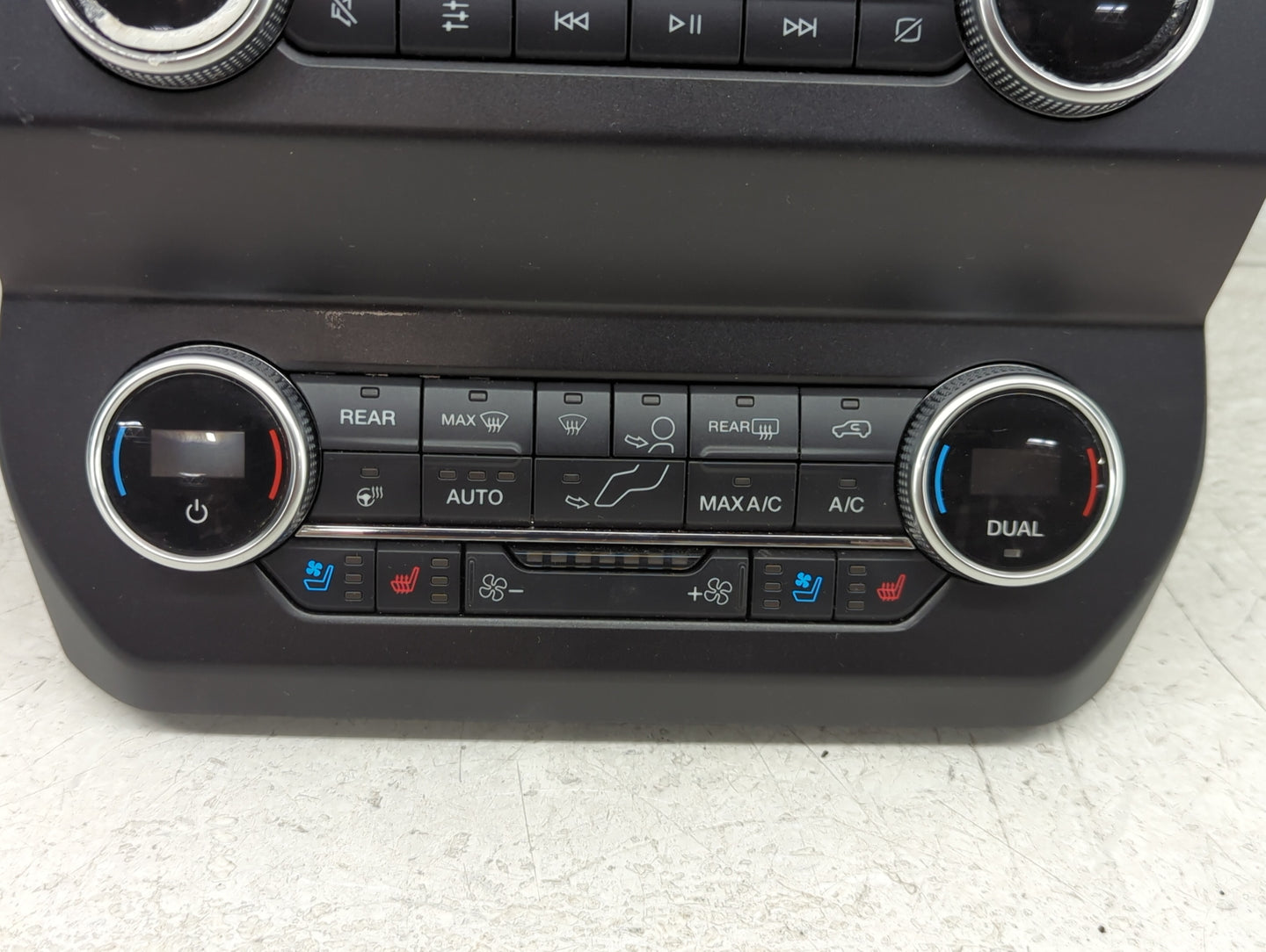 2019 Ford Expedition Radio AM FM Cd Player Receiver Replacement P/N:KL1T-18E245-BA Fits OEM Used Auto Parts - Oemusedautopar