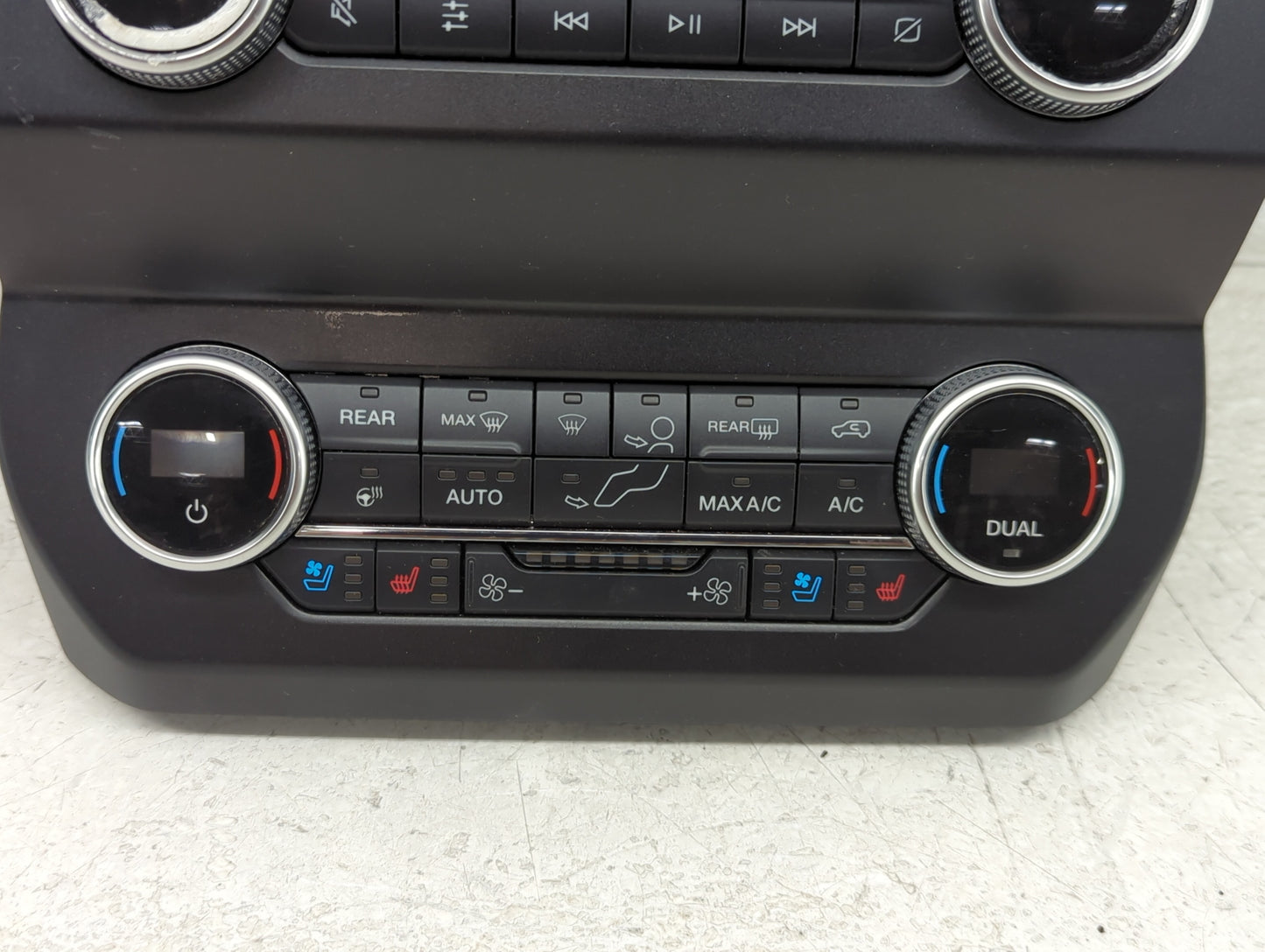 2019 Ford Expedition Radio AM FM Cd Player Receiver Replacement P/N:KL1T-18E245-BA Fits OEM Used Auto Parts - Oemusedautopar