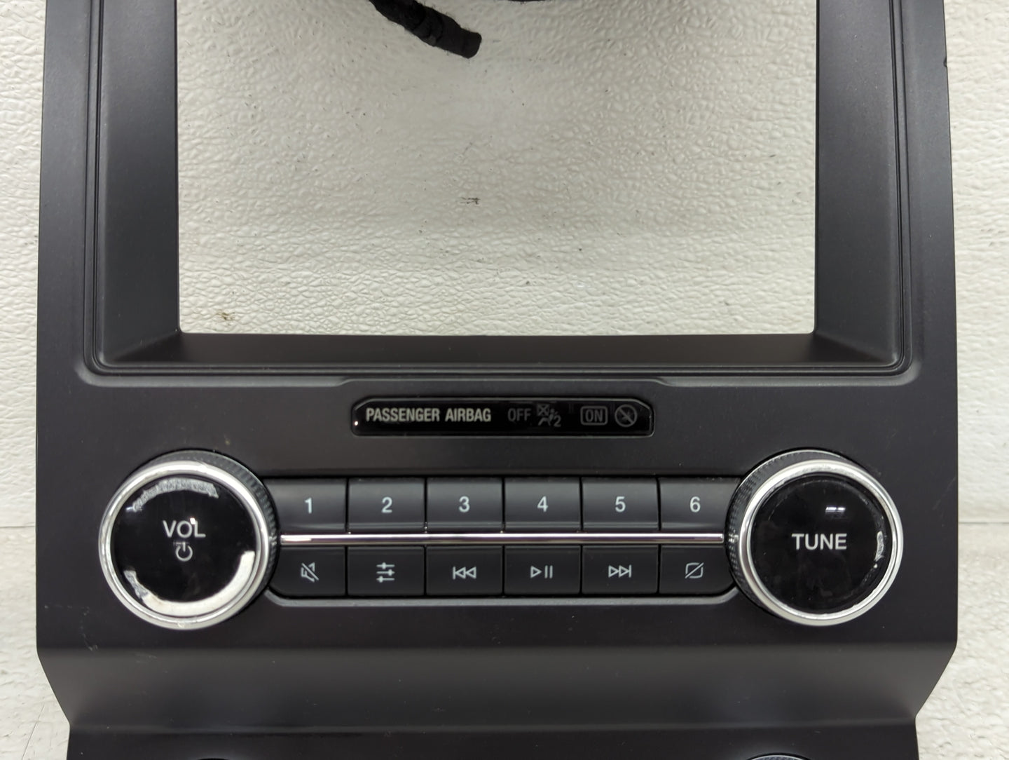 2019 Ford Expedition Radio AM FM Cd Player Receiver Replacement P/N:KL1T-18E245-BA Fits OEM Used Auto Parts - Oemusedautopar