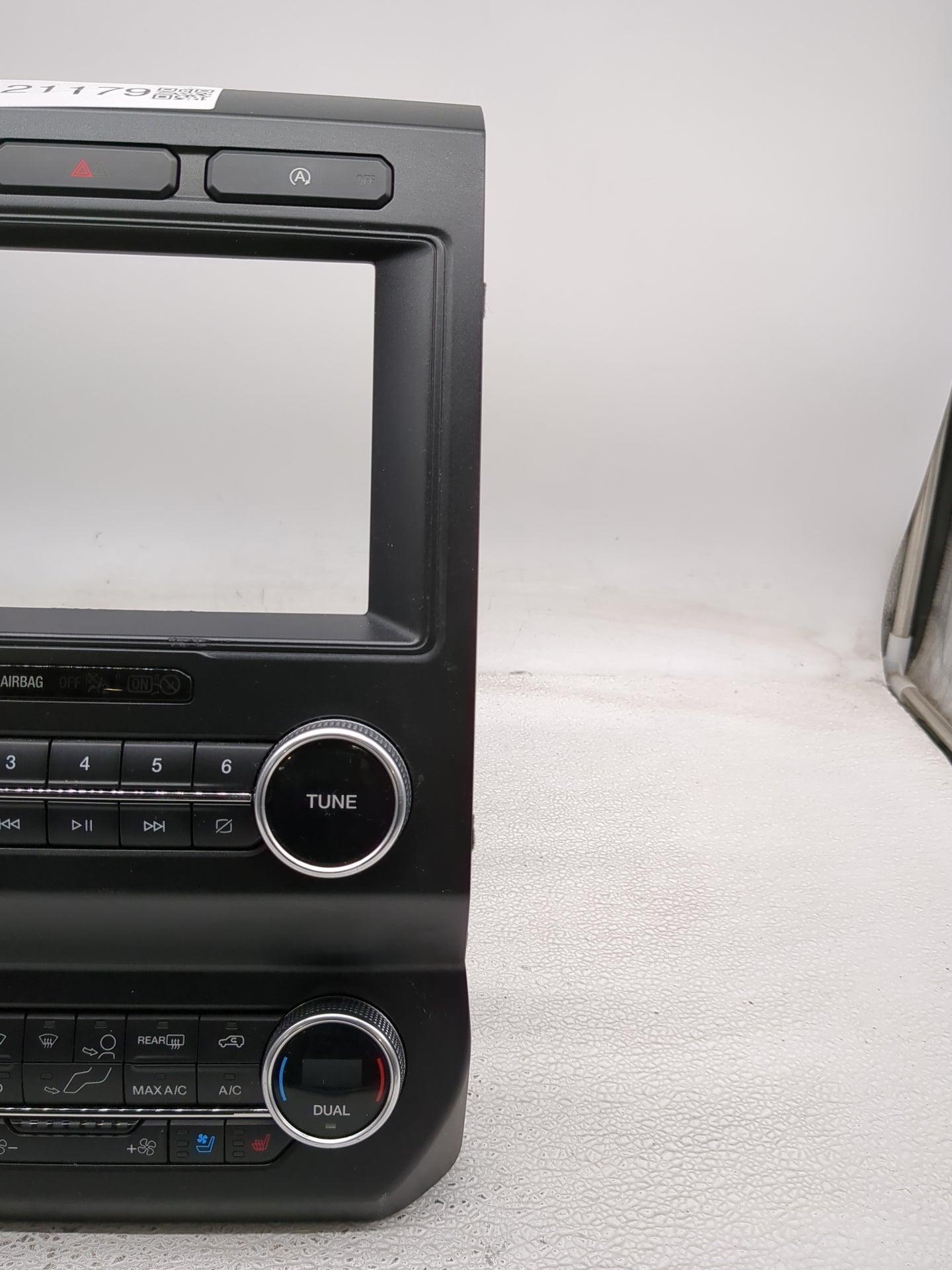 2019-2019 Ford Expedition Radio Control Panel - Oemusedautoparts1.com