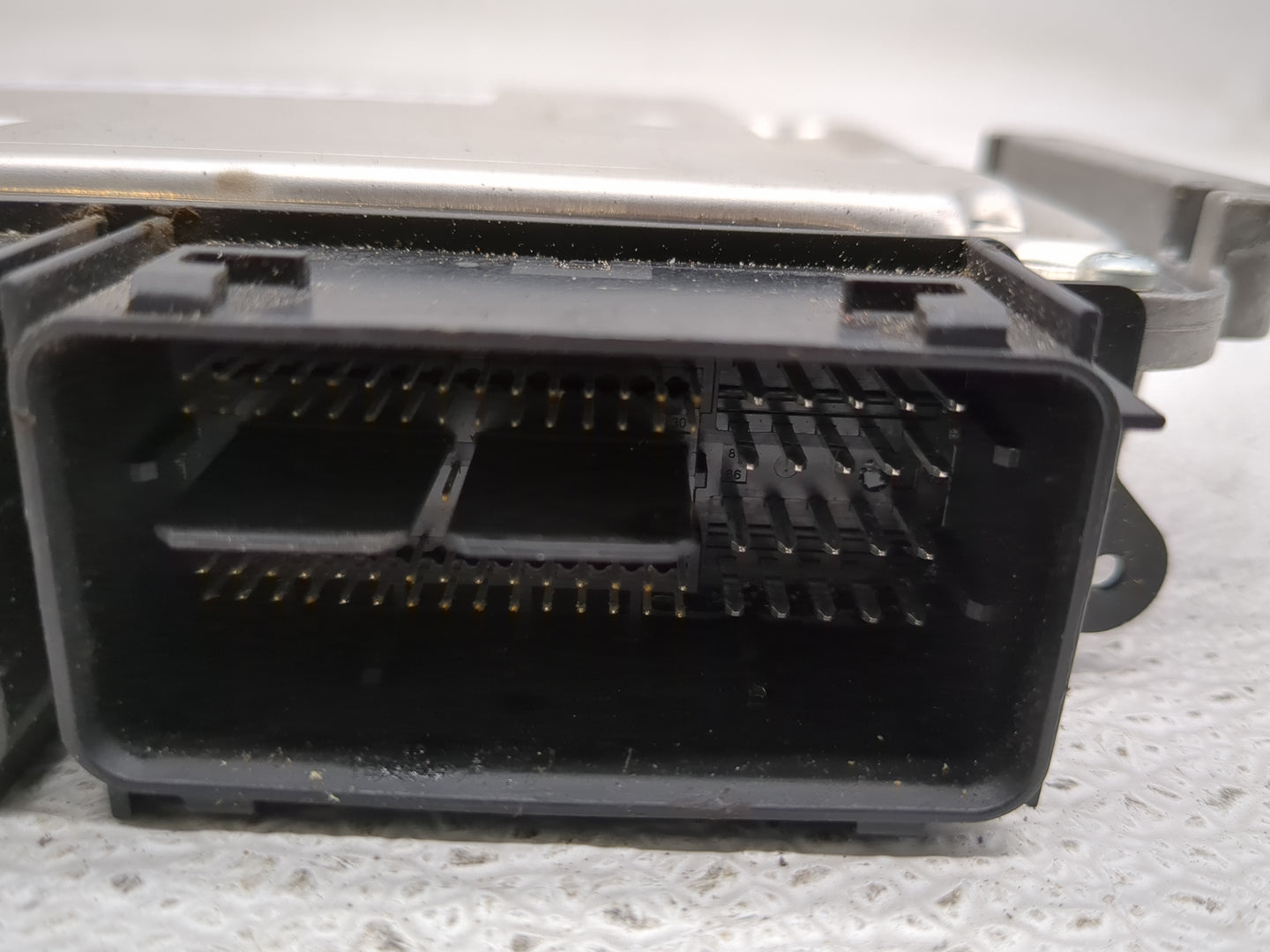 2018-2019 Ford Expedition PCM Engine Control Computer ECU ECM PCU OEM P/N:JL1A-12A650-BA 0 261 S19 302 Fits Fits 2018 2019 2