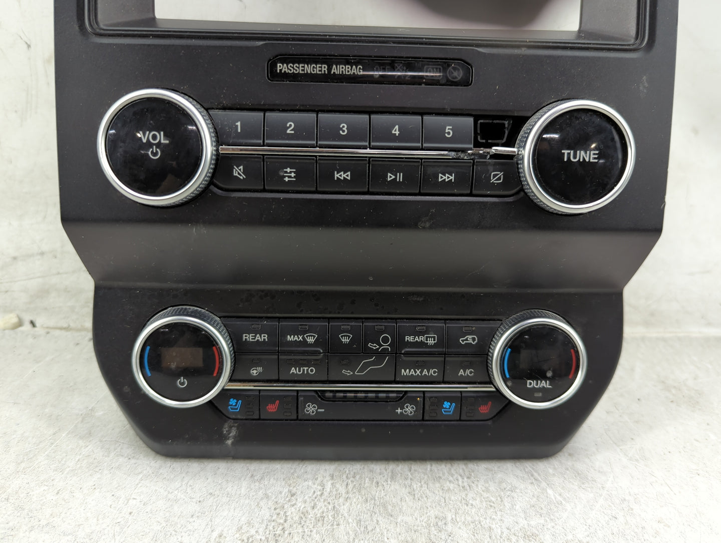 2019 Ford Expedition Climate Control Module Temperature AC/Heater Replacement P/N:KL1T-18E245-BA Fits OEM Used Auto Parts - 