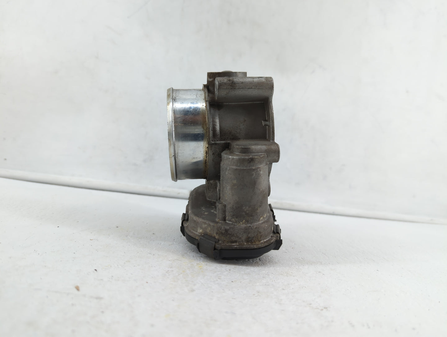 2018-2019 Ford Expedition Throttle Body P/N:71562054 HL3E-9F991-AA Fits Fits 2017 2018 2019 OEM Used Auto Parts - Oemusedaut