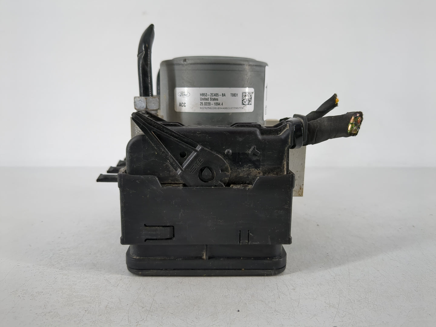 2019 Ford Explorer ABS Pump Control Module Replacement P/N:HB53-2C405-BA Fits Fits 2006 2007 OEM Used Auto Parts - Oemusedau