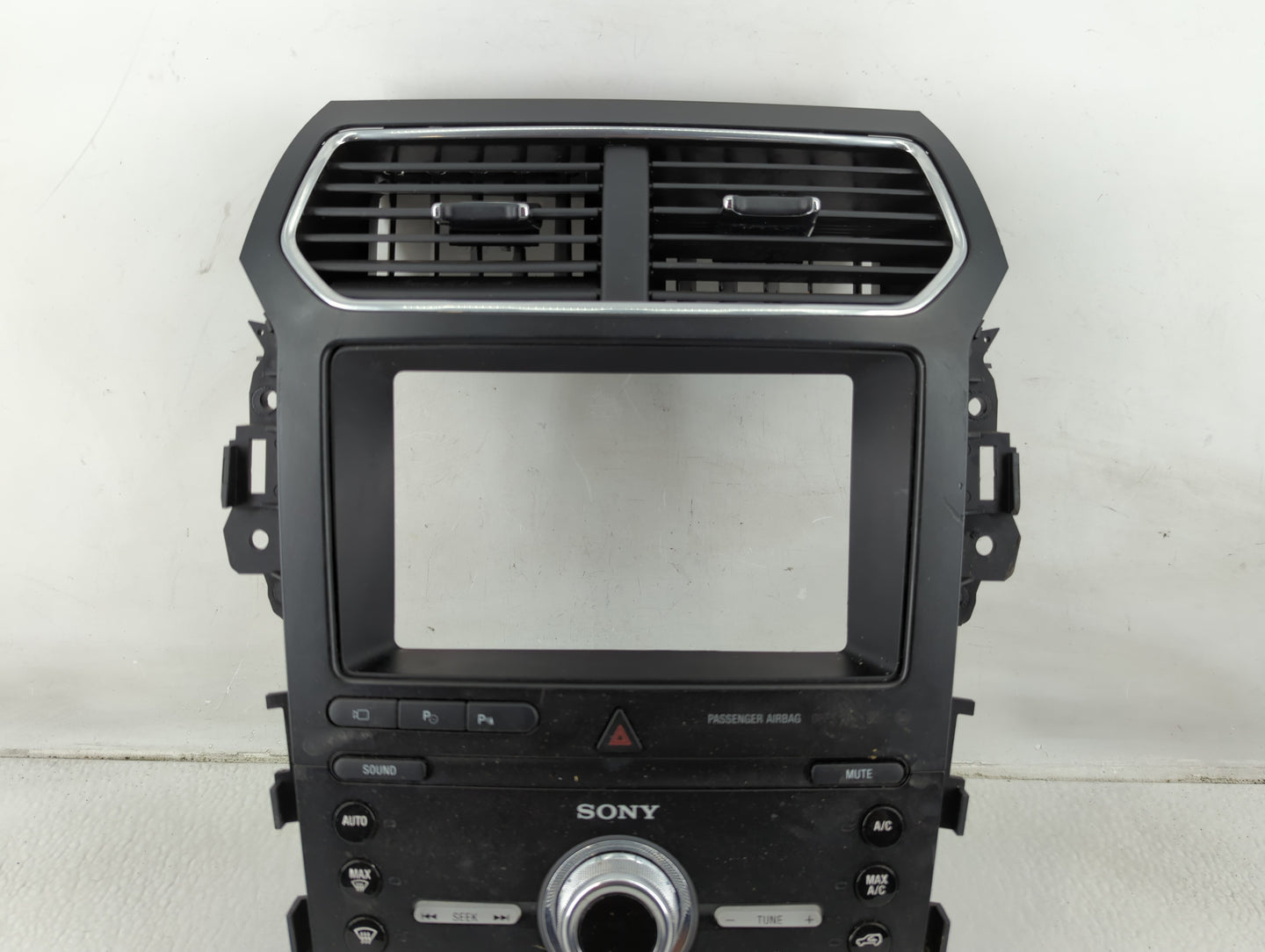 2019 Ford Explorer Radio AM FM Cd Player Receiver Replacement P/N:KB5T-18A802-FA Fits OEM Used Auto Parts - Oemusedautoparts