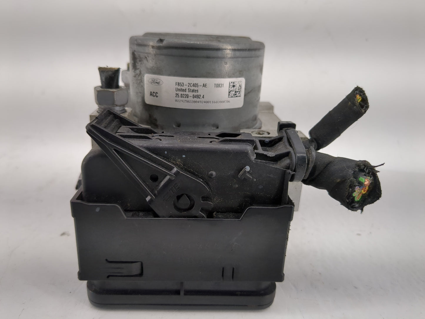 2019 Ford Explorer ABS Pump Control Module Replacement P/N:FB53-2C405-AE Fits OEM Used Auto Parts - Oemusedautoparts1.com