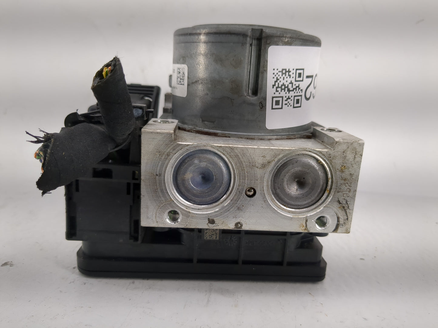 2019 Ford Explorer ABS Pump Control Module Replacement P/N:FB53-2C405-AE Fits OEM Used Auto Parts - Oemusedautoparts1.com