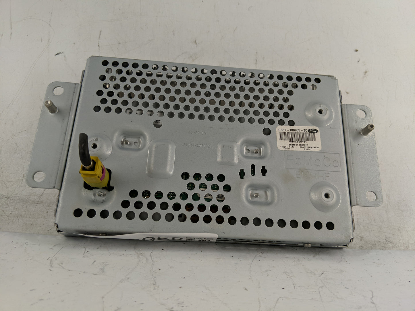 2019-2019 Ford Explorer Information Display Screen - Oemusedautoparts1.com