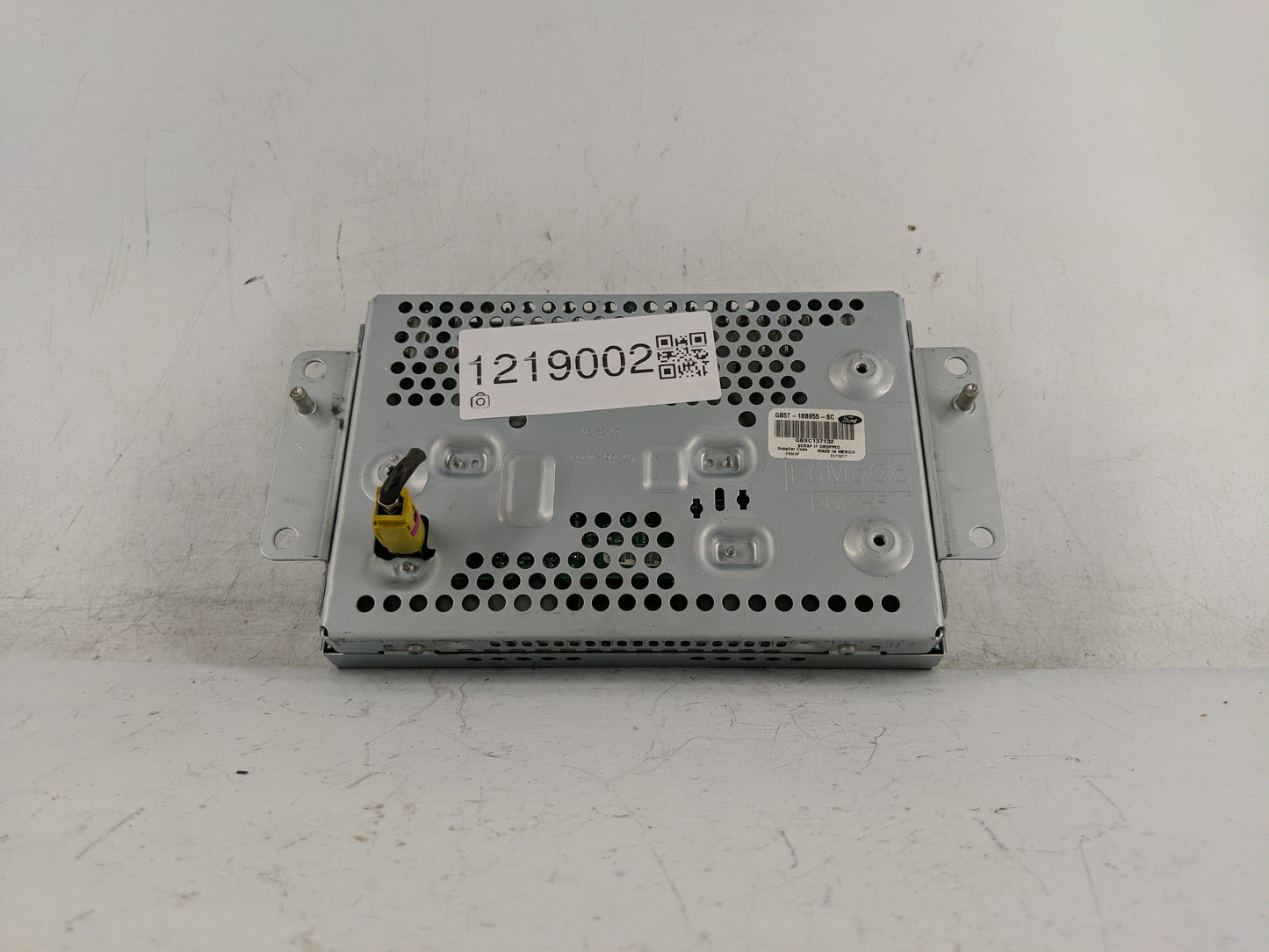 2019-2019 Ford Explorer Information Display Screen - Oemusedautoparts1.com