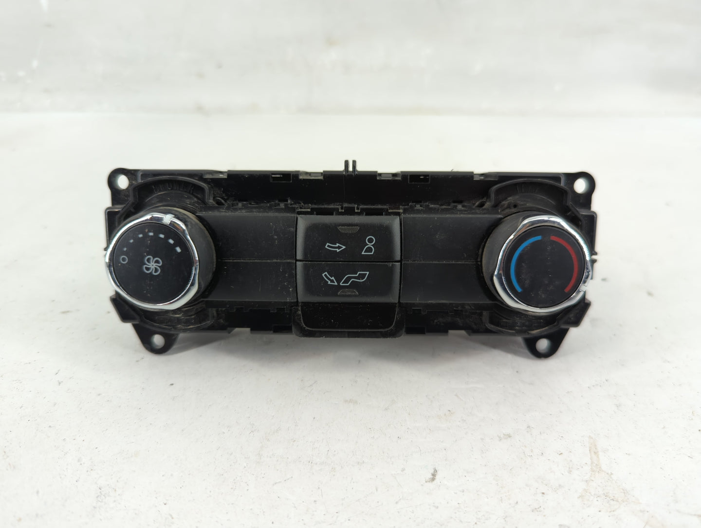 2019 Ford Explorer Climate Control Module Temperature AC/Heater Replacement Fits OEM Used Auto Parts - Oemusedautoparts1.com