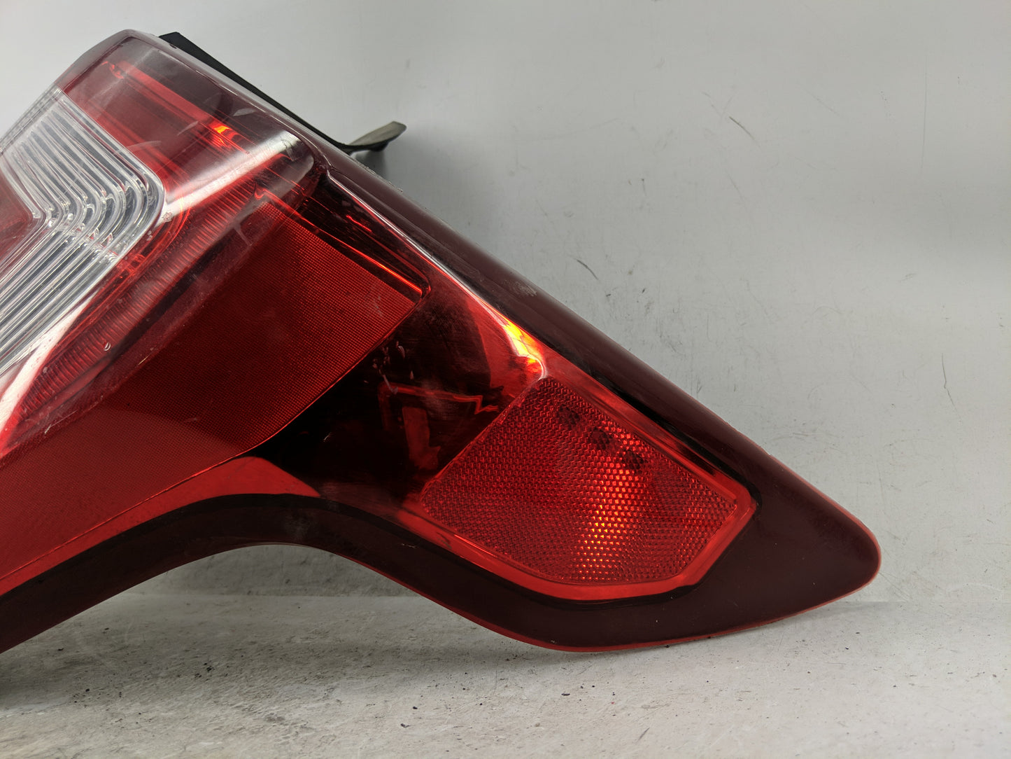 2019 Ford Explorer Tail Light Assembly Passenger Right OEM Fits OEM Used Auto Parts - Oemusedautoparts1.com