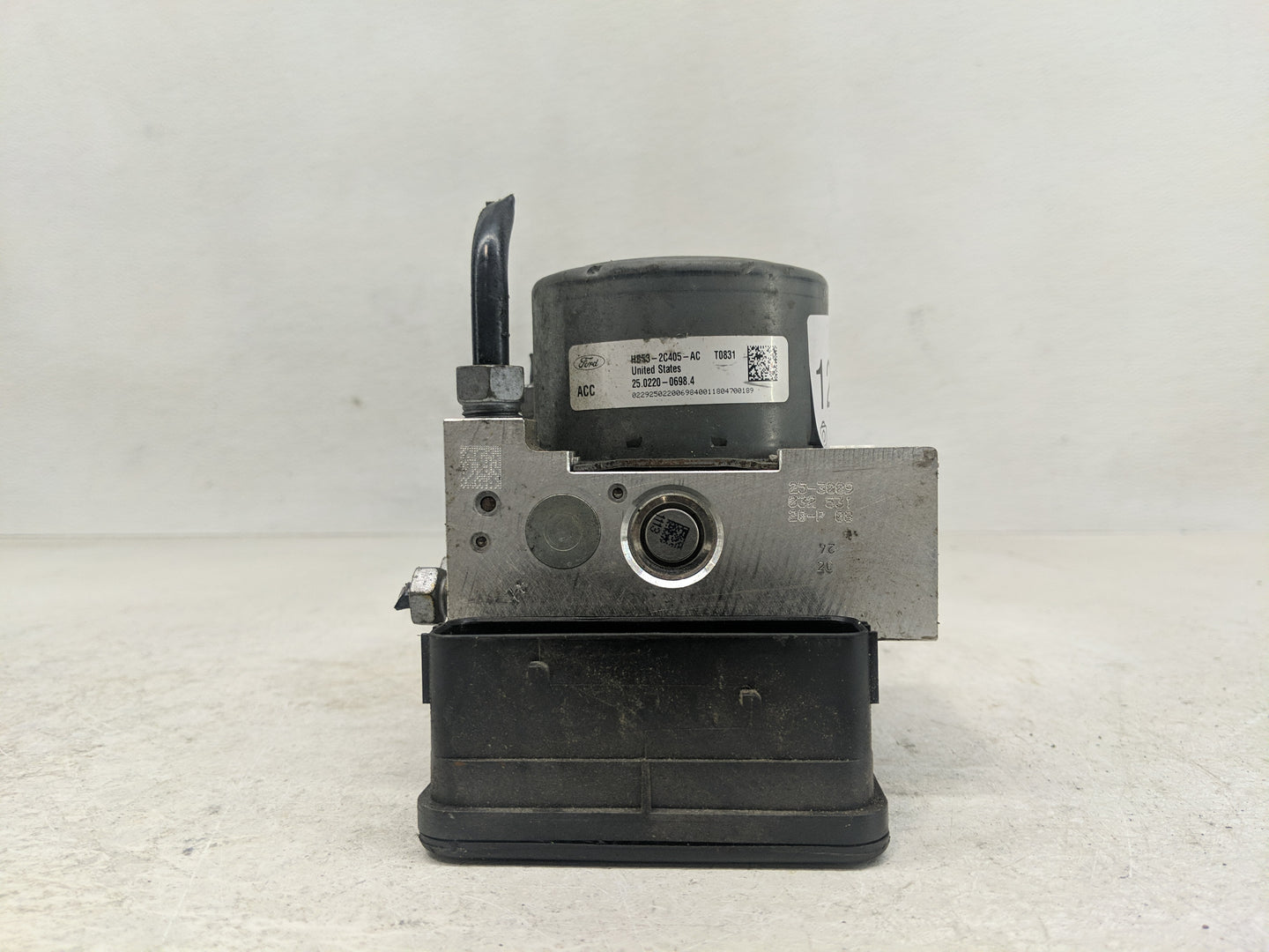 2019 Ford Explorer ABS Pump Control Module Replacement P/N:HB53-2C219-AB Fits OEM Used Auto Parts - Oemusedautoparts1.com