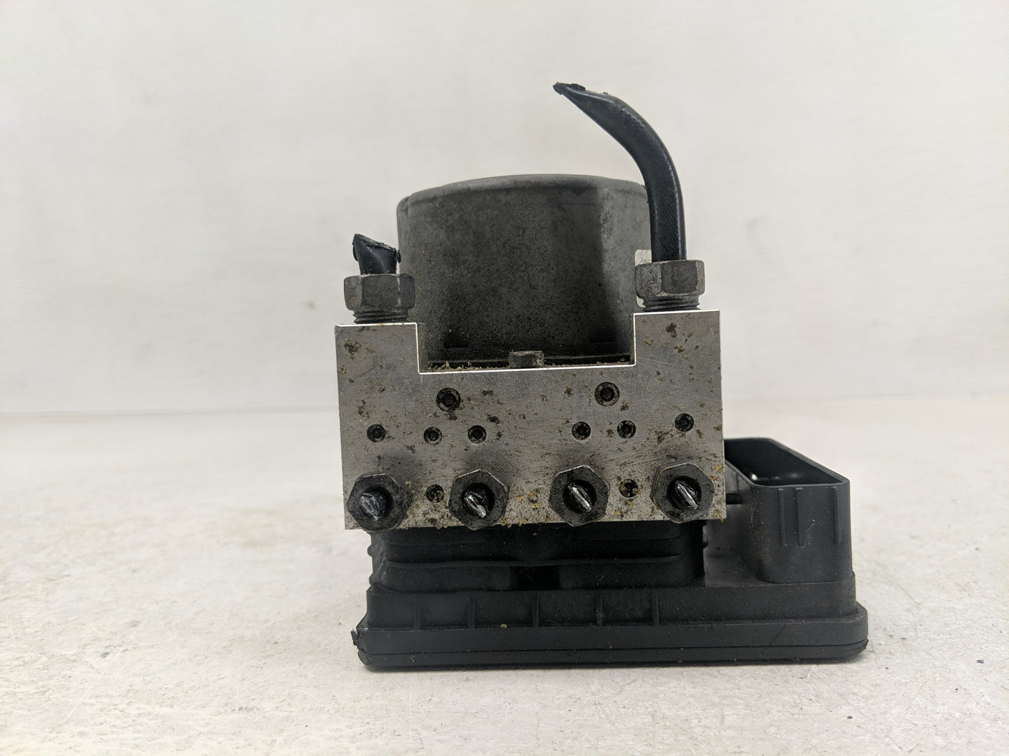 2019 Ford Explorer ABS Pump Control Module Replacement P/N:HB53-2C219-AB Fits OEM Used Auto Parts - Oemusedautoparts1.com