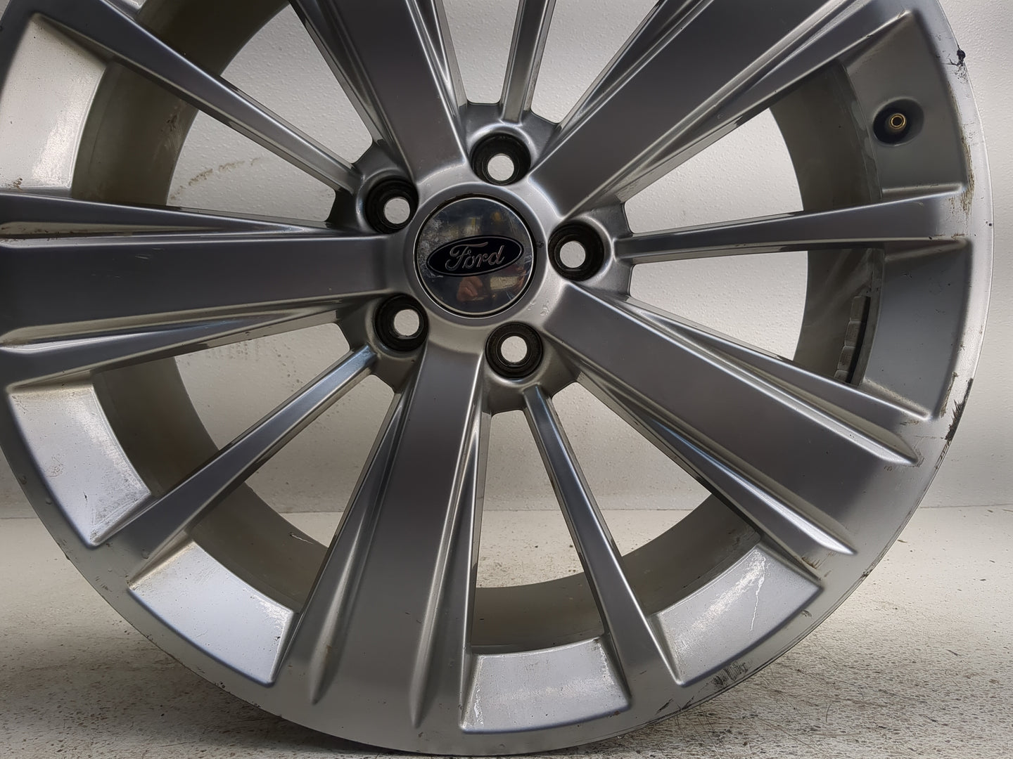 2019 Ford Explorer Oem Wheel Rim 1253314 - Oemusedautoparts1.com