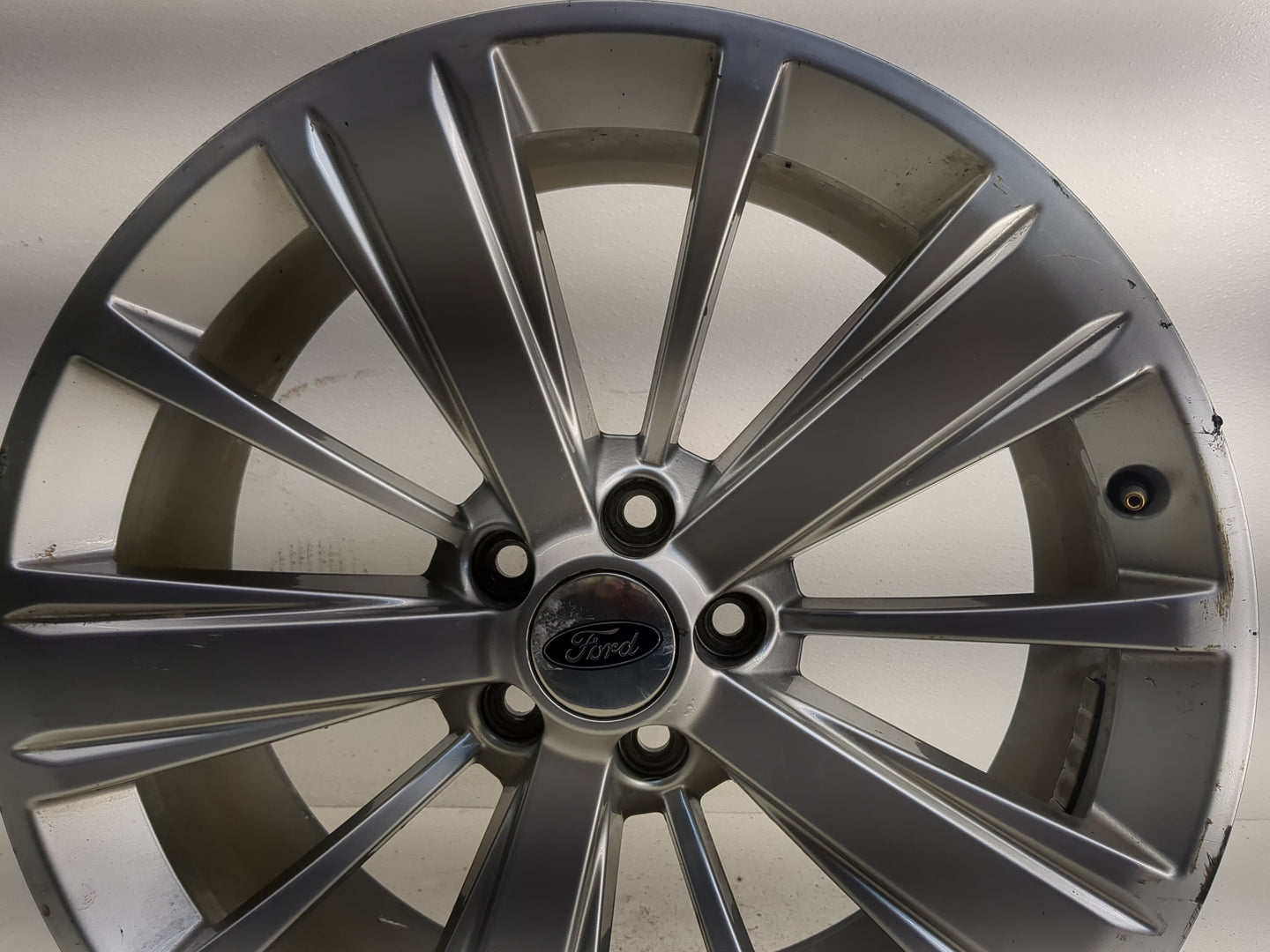 2019 Ford Explorer Oem Wheel Rim 1253314 - Oemusedautoparts1.com