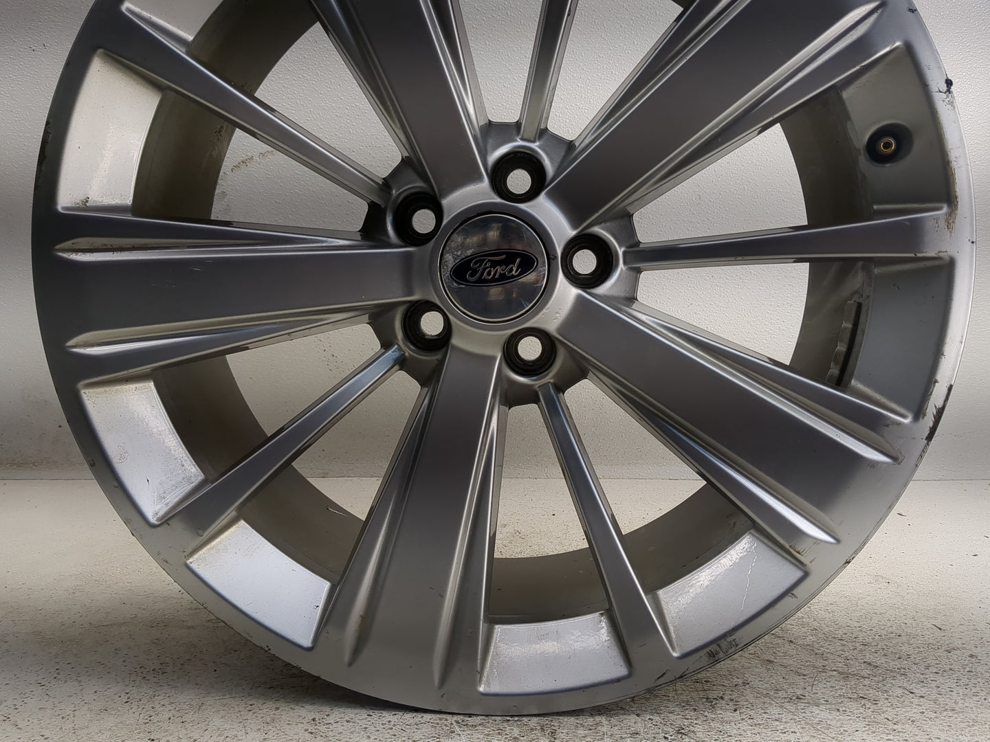 2019 Ford Explorer Oem Wheel Rim 1253314 - Oemusedautoparts1.com