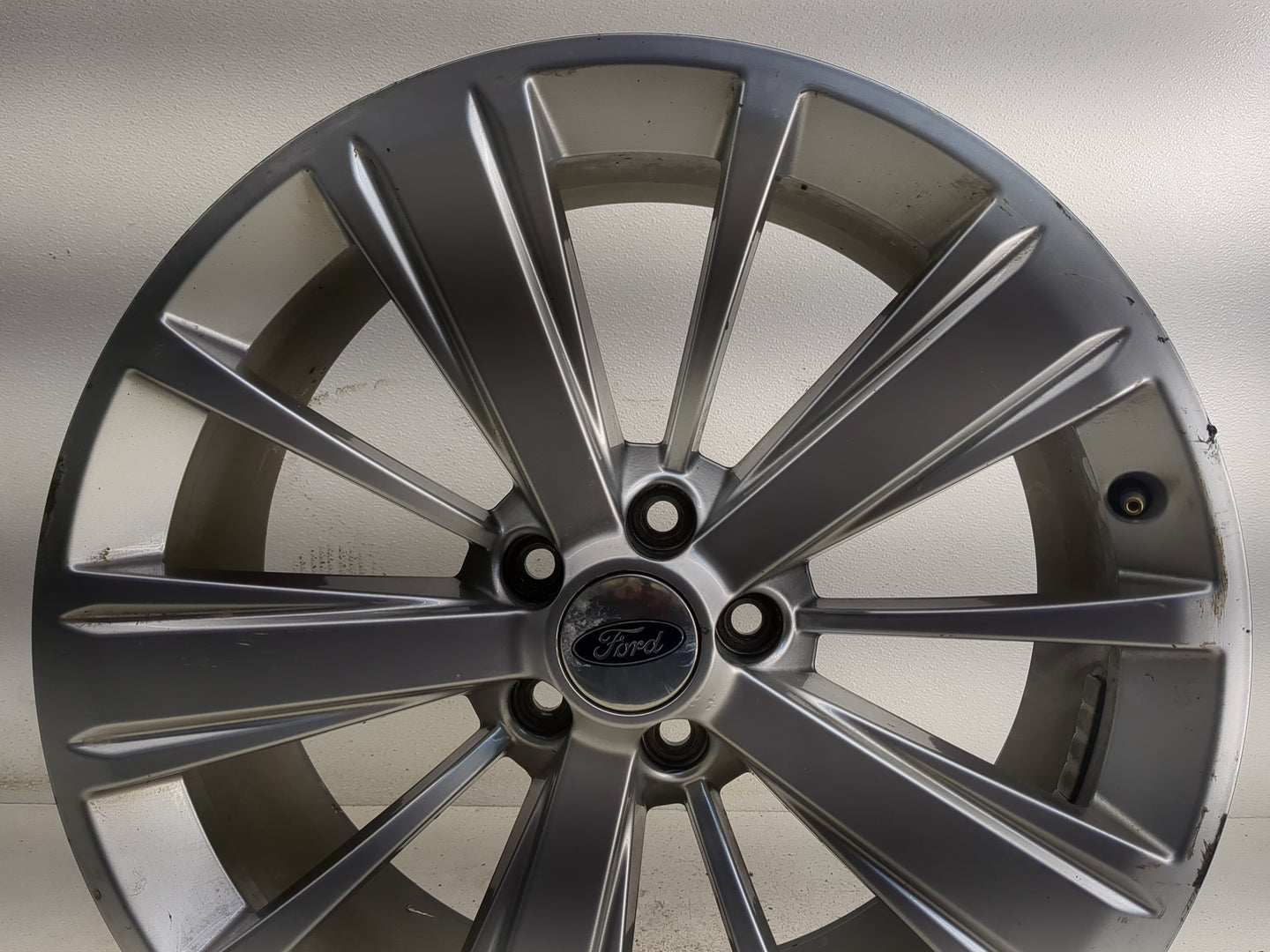 2019 Ford Explorer Oem Wheel Rim 1253314 - Oemusedautoparts1.com