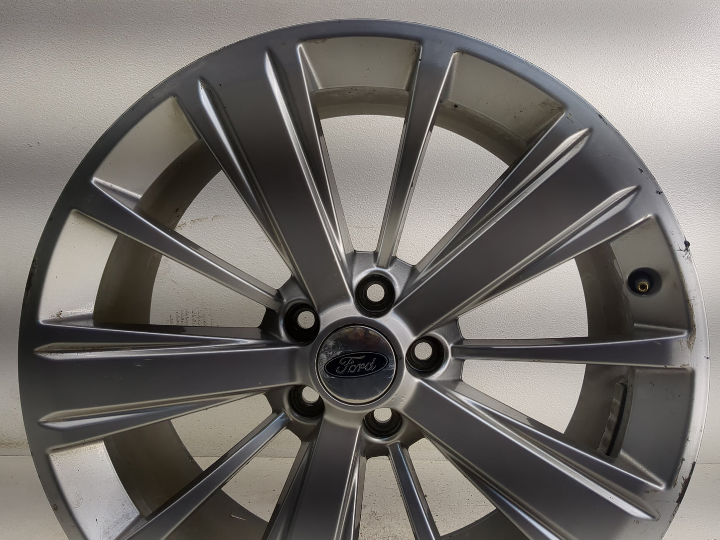 2019 Ford Explorer Oem Wheel Rim 1253314 - Oemusedautoparts1.com