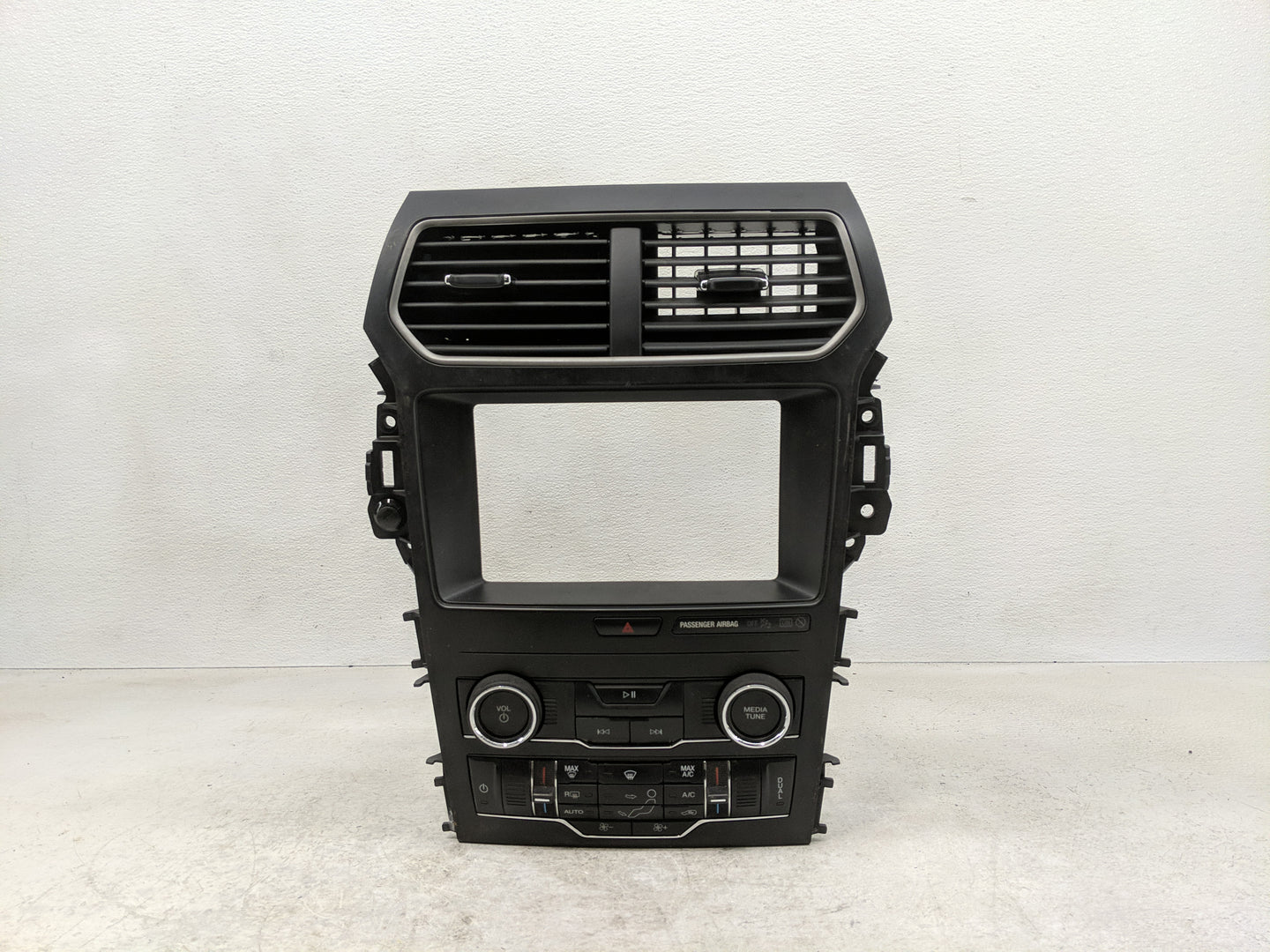 2019 Ford Explorer Radio AM FM Cd Player Receiver Replacement P/N:CV-FJ37N1GX JB5T-18A802-MB Fits OEM Used Auto Parts - Oemu
