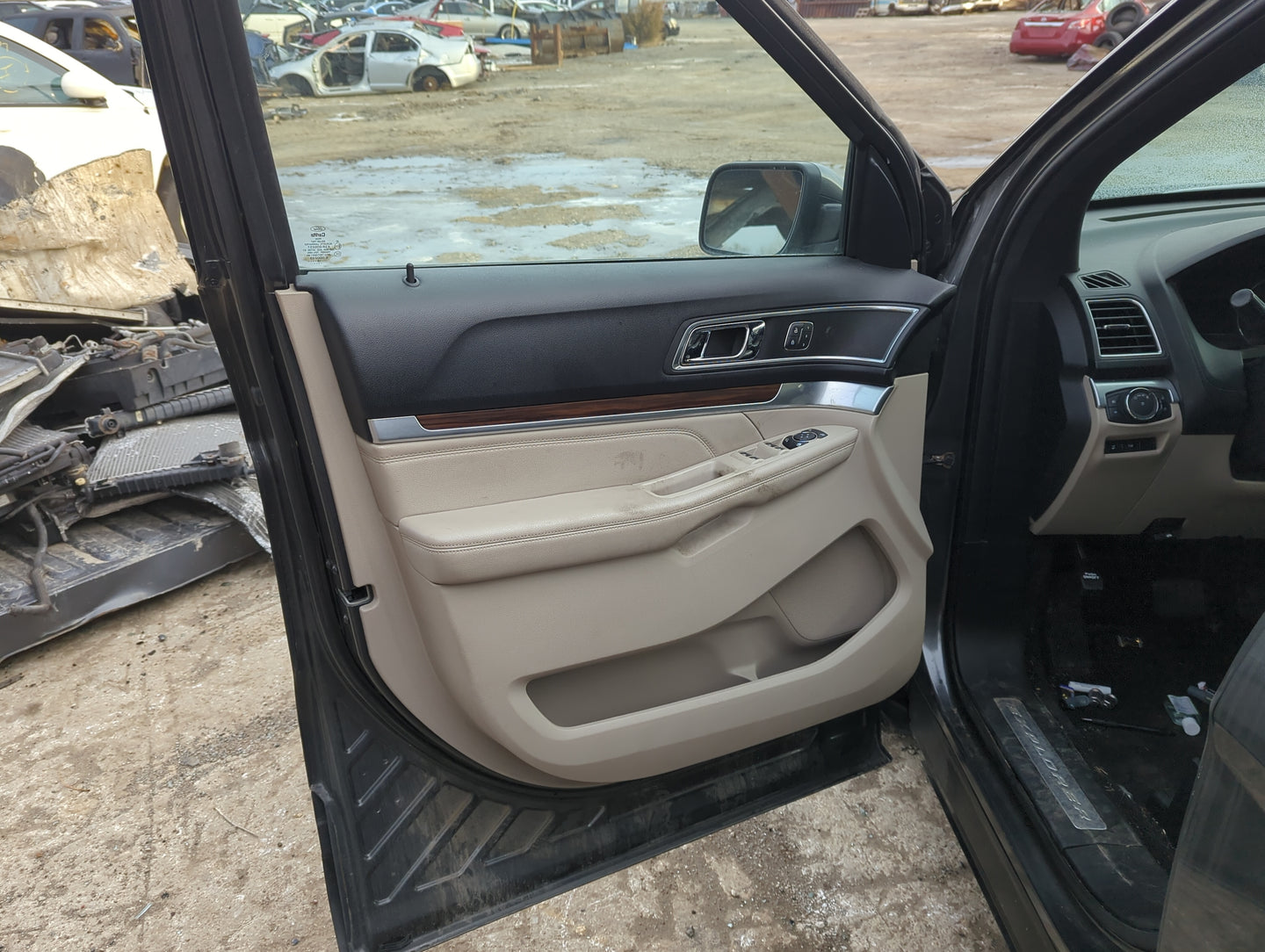 2019 Ford Explorer Front Left Driver Interior Door Panel Trim - Oemusedautoparts1.com