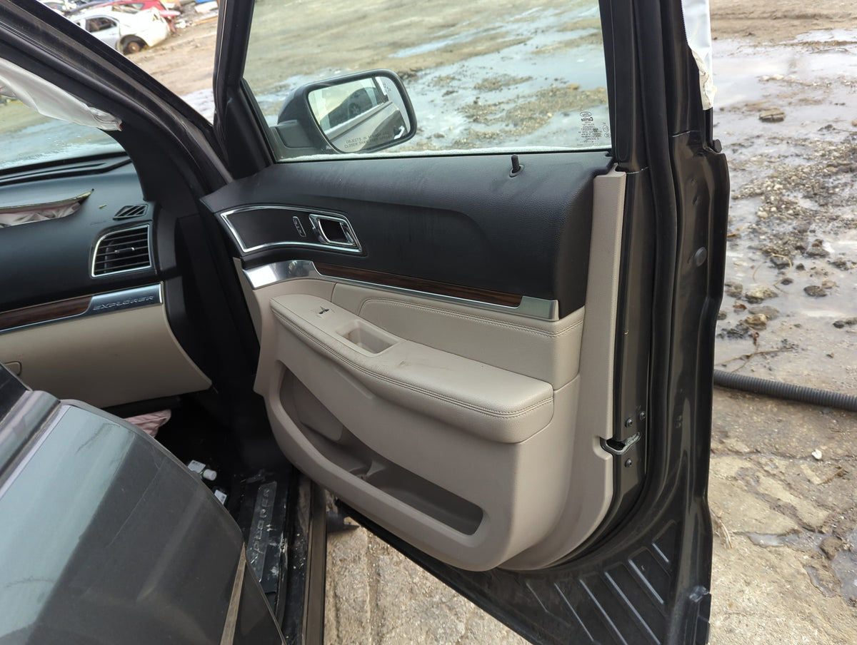 2019 Ford Explorer Front Right Passenger Interior Door Panel Trim - Oemusedautoparts1.com