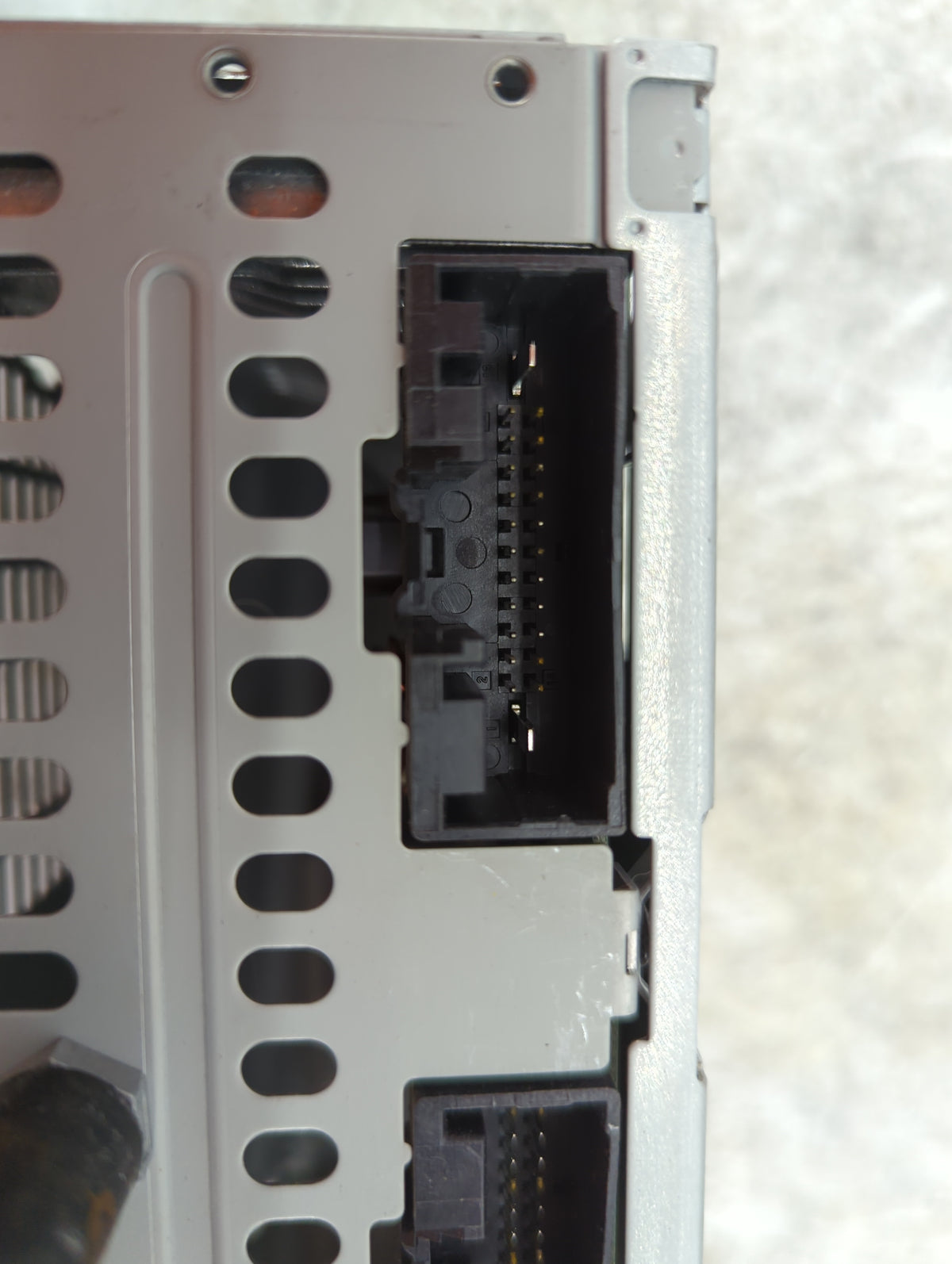2019 Ford Explorer Radio AM FM Cd Player Receiver Replacement OEM Used Auto Parts - Oemusedautoparts1.com
