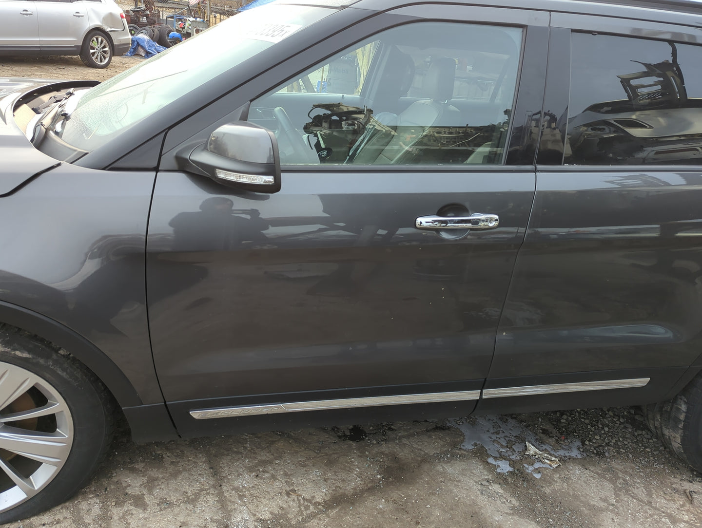 2019 Ford Explorer Driver Front Door Oem - Oemusedautoparts1.com