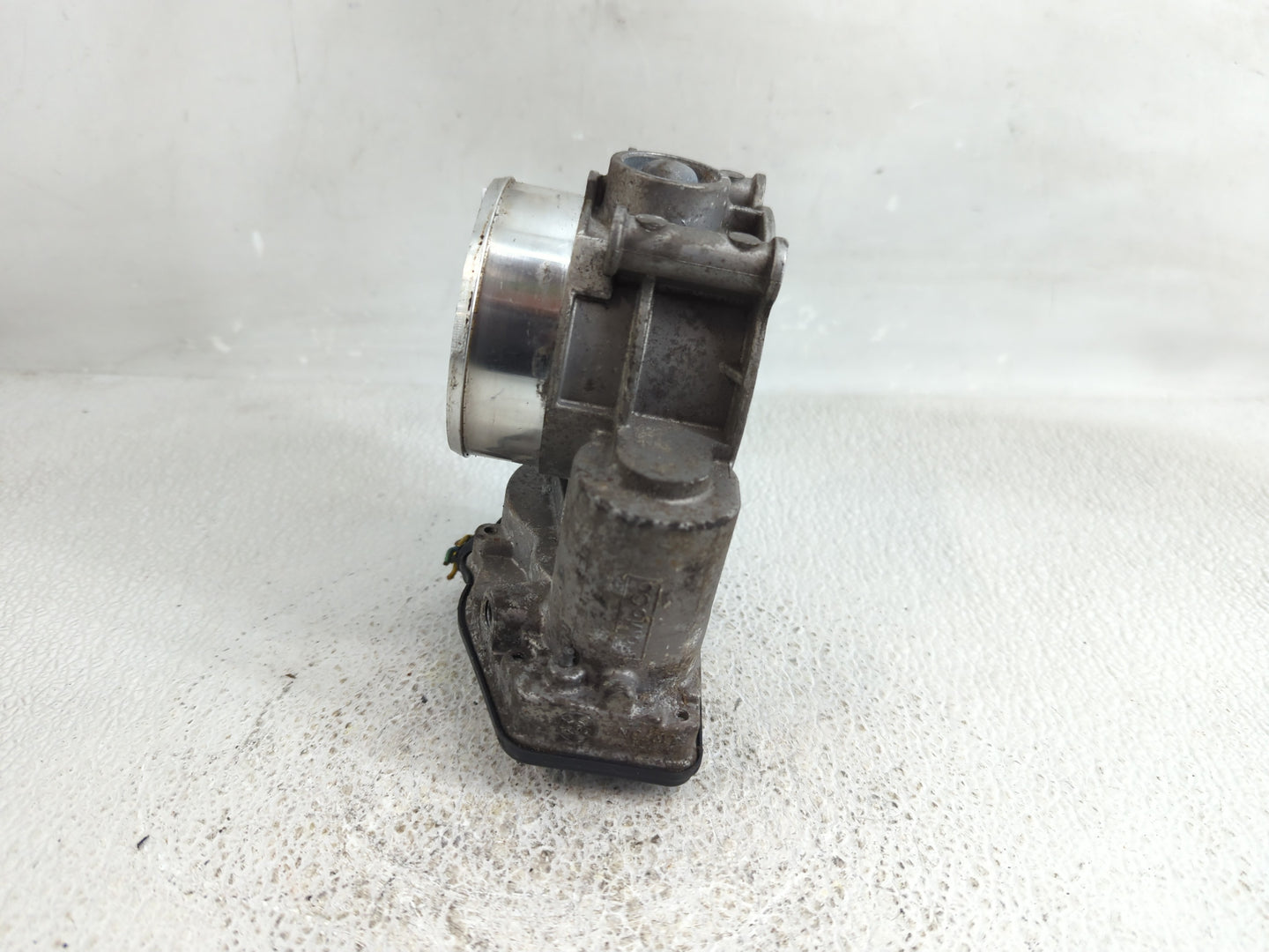 2011-2019 Ford Explorer Throttle Body P/N:BL3E-9F991-AJ Fits Fits 2011 2012 2013 2014 2015 2016 2017 2018 2019 OEM Used Auto