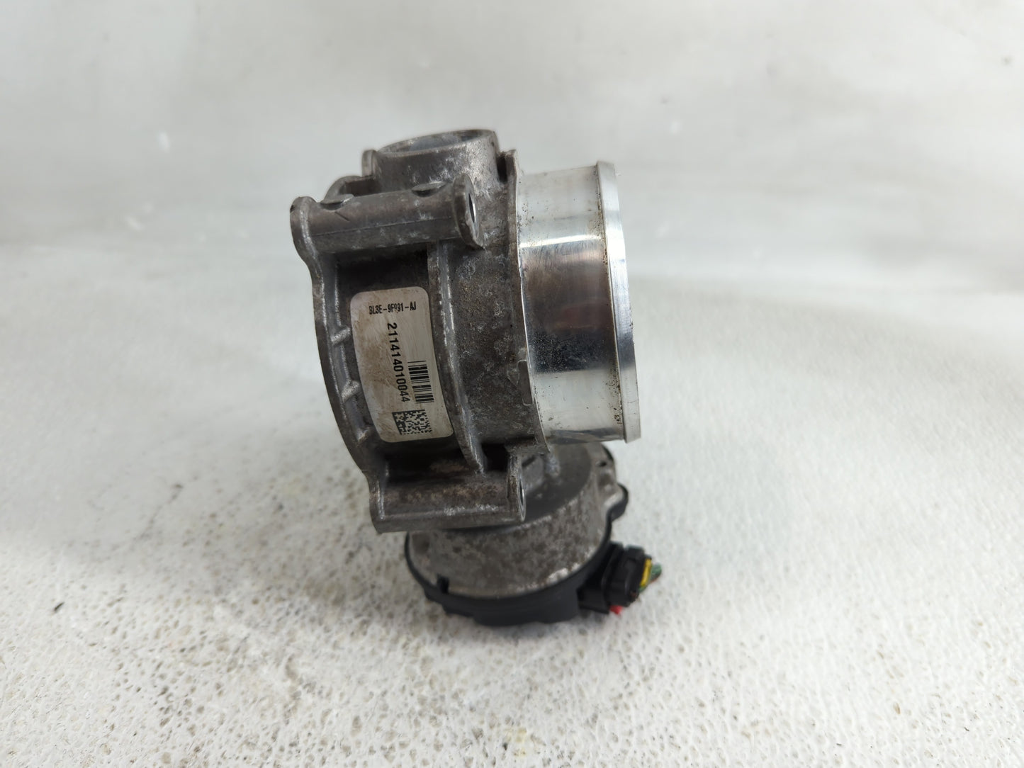 2011-2019 Ford Explorer Throttle Body P/N:BL3E-9F991-AJ Fits Fits 2011 2012 2013 2014 2015 2016 2017 2018 2019 OEM Used Auto